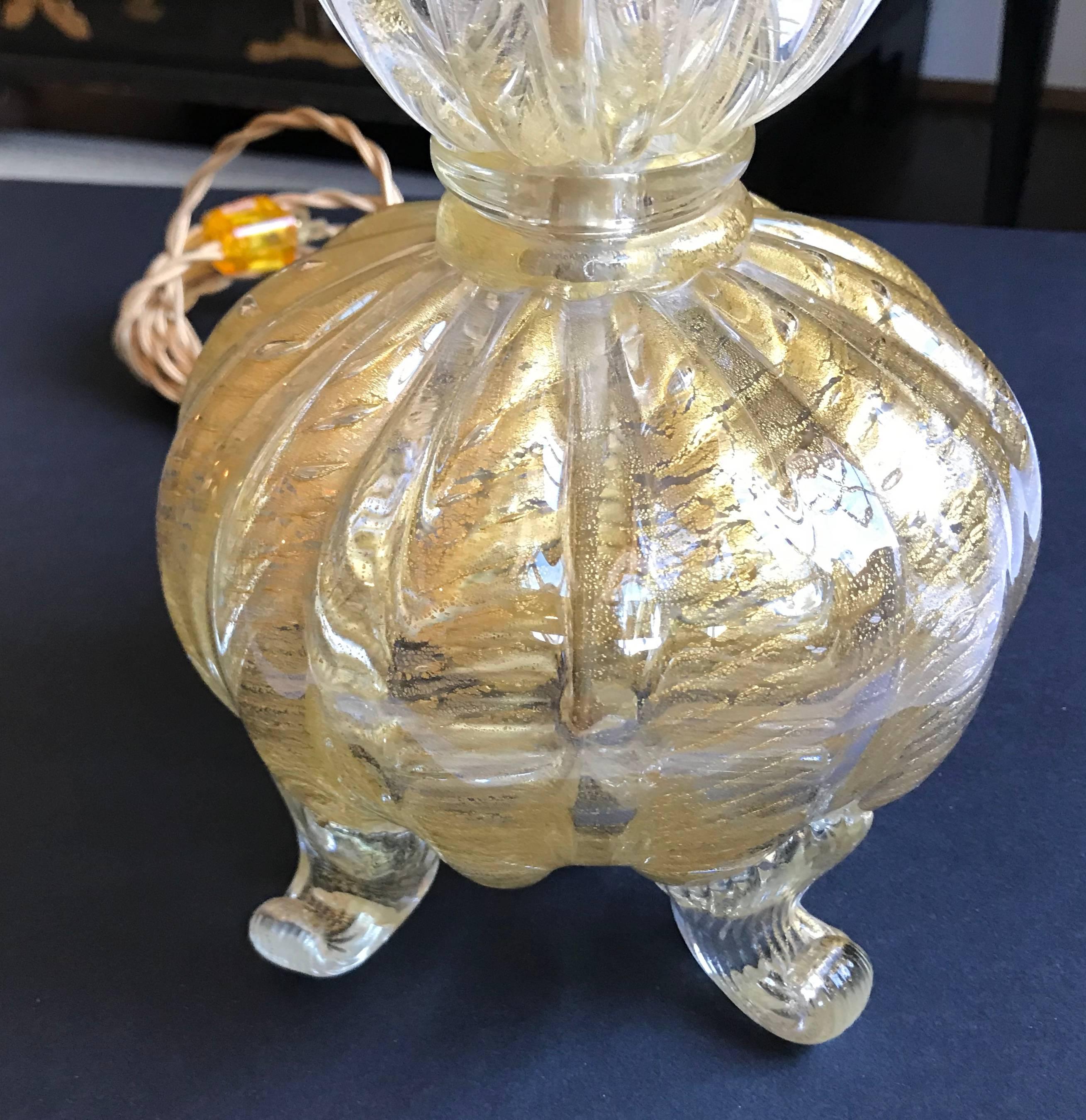 Single Gold Coronado D'oro Italian Murano Glass Footed Lamp For Sale 4