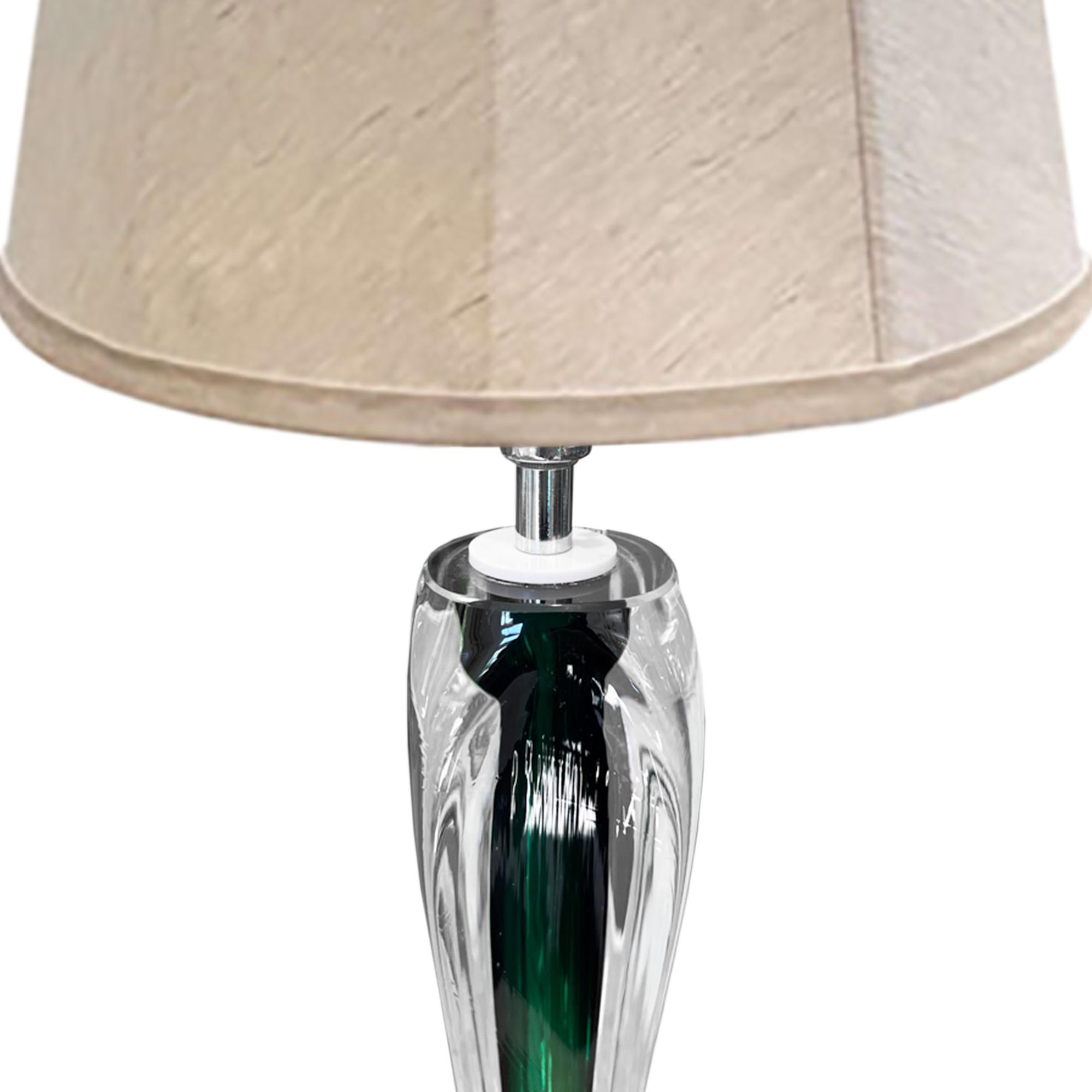 Einzelne Tischlampe aus grünem und klarem Glas, 1960er Jahre, Flygsfors (Moderne der Mitte des Jahrhunderts) im Angebot