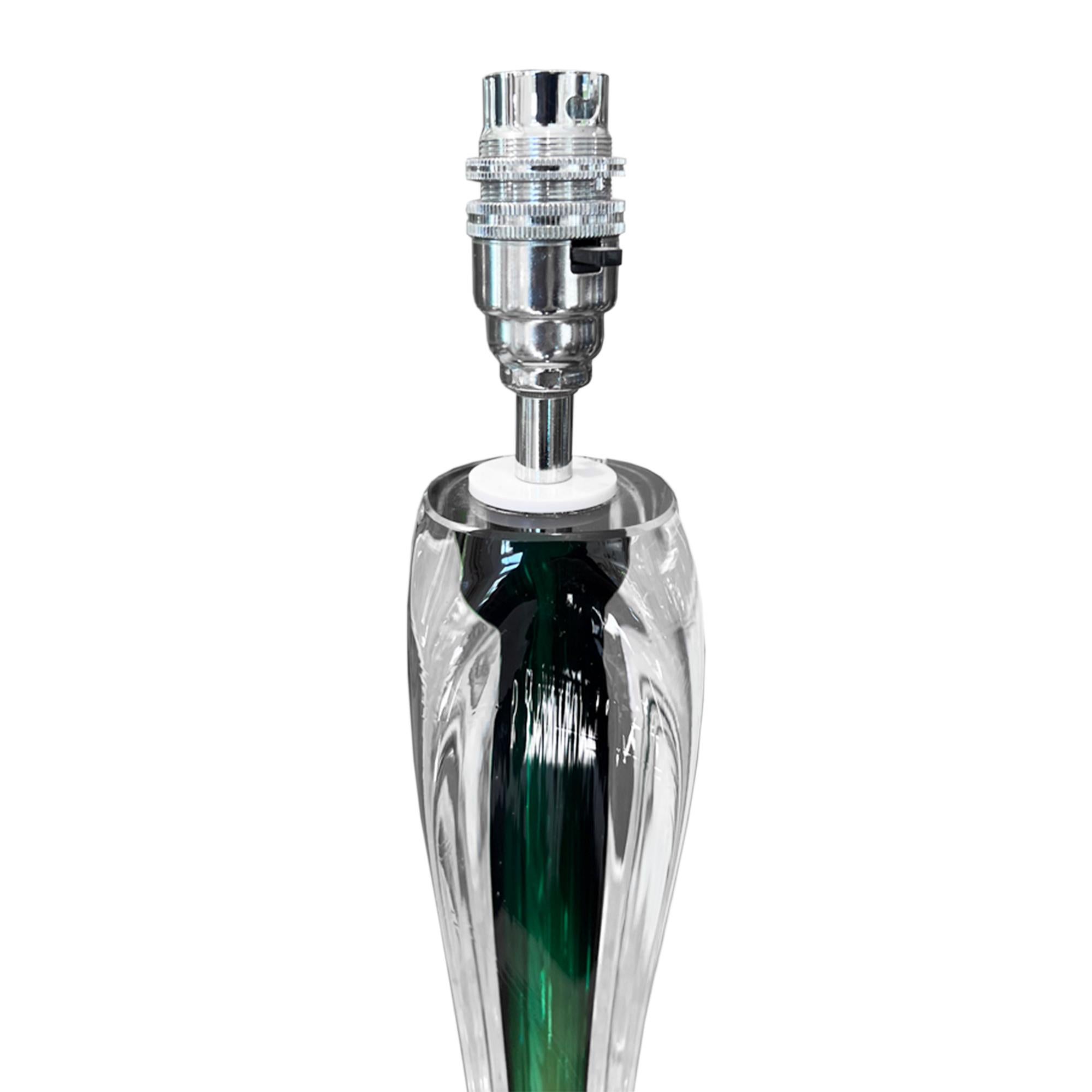 Einzelne Tischlampe aus grünem und klarem Glas, 1960er Jahre, Flygsfors (Schwedisch) im Angebot