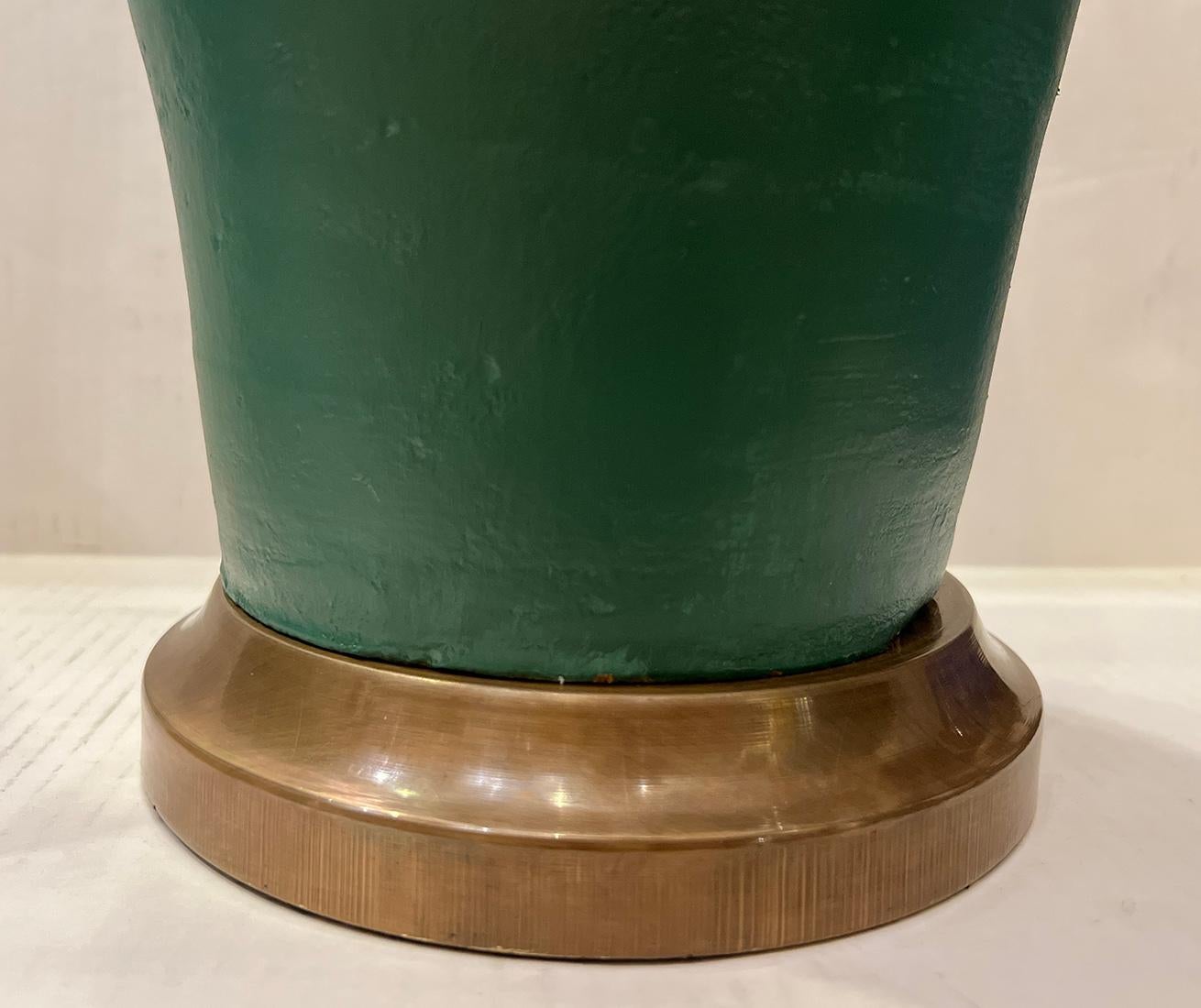 Lampe simple en céramique verte Bon état - En vente à New York, NY