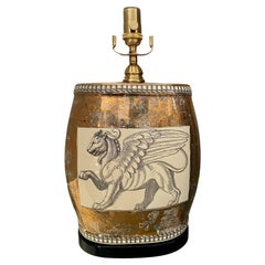 Einzelne Greif-Löwen-Motiv Porzellan-Tischlampe