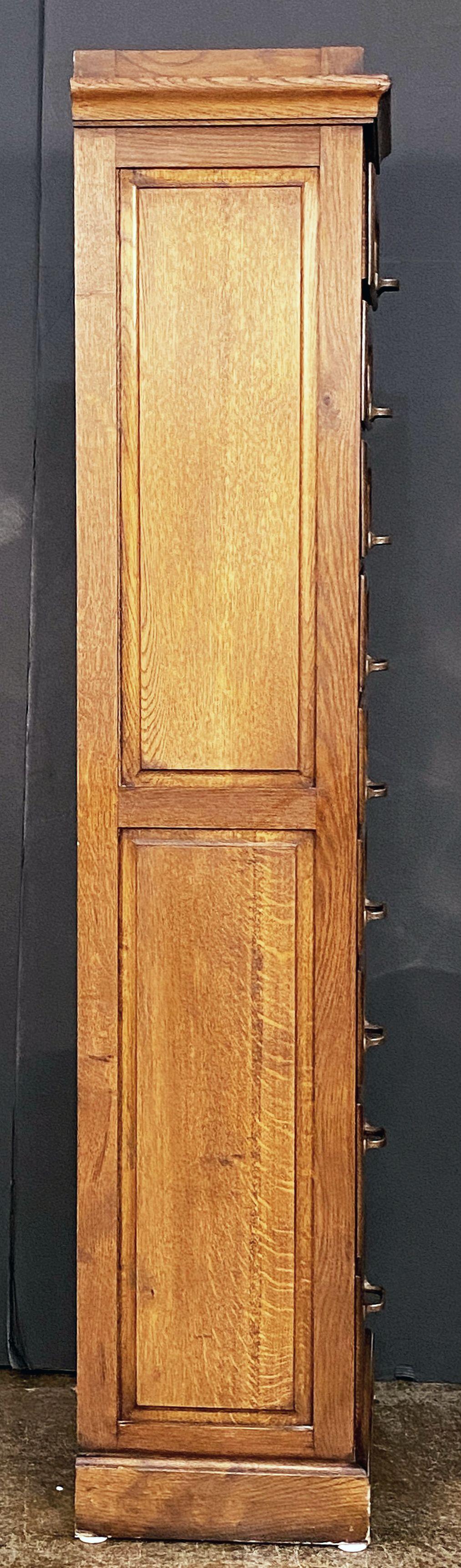 Armario individual de mercería con cajones acristalados de Harrod's, Londres en venta 4