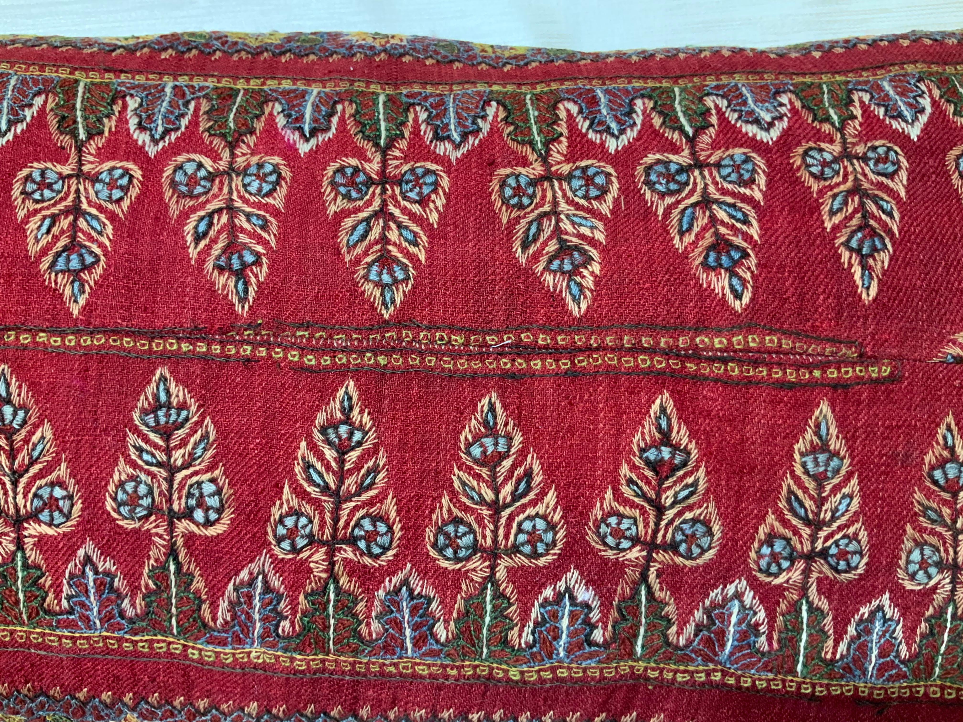 Single Hand Antique Embroidery Suzani Pillow In Good Condition In Delray Beach, FL