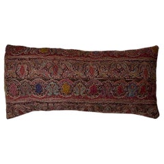 Einzelnes handgesticktes persisches Suzani-Kissen