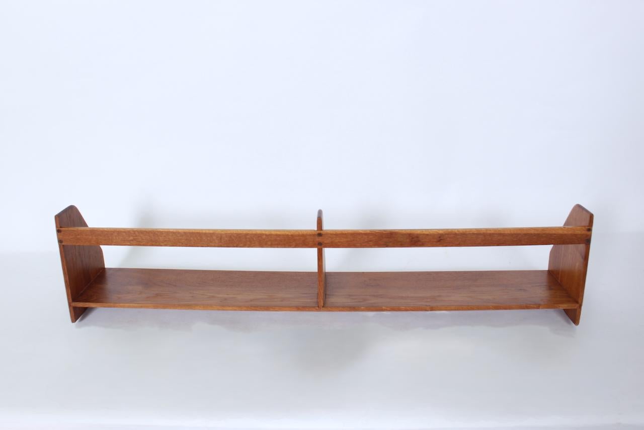 Estantería de pared individual de roble Hans Wegner para Ry Mobler, acabado, años 50 Escandinavo moderno en venta