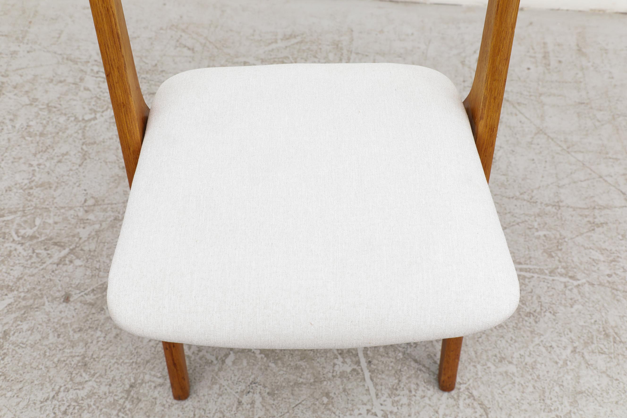 Single Hans Wegner Inspired Oak Dining Chair with Compass Legs and Bowed Back For Sale 11