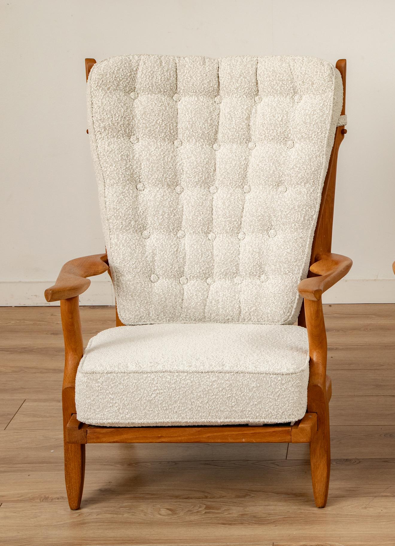  Einzelner His Lounge Chair von Guillerme et Chambron, Frankreich 1960
Ein wunderschön restaurierter Grand Repos Lounge Chair des ikonischen französischen Designduos Guillerme und Chambron, der aus massiver Weißeiche gefertigt ist und die