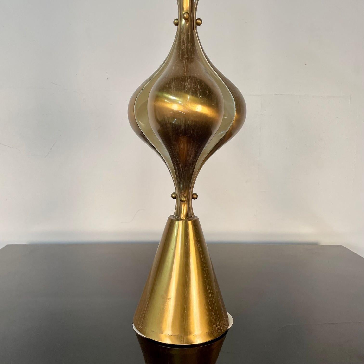 Single Hollywood Regency Style Brass Table / Desk Lamp For Sale 5