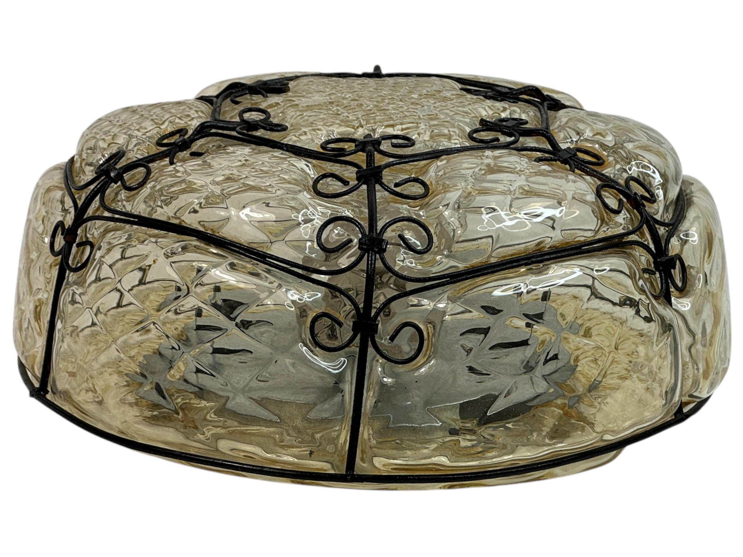 Einzelne Eisen Käfig venezianischen Glas Flush Mount oder Wandleuchter, Italien 1950er Jahre (Mitte des 20. Jahrhunderts) im Angebot