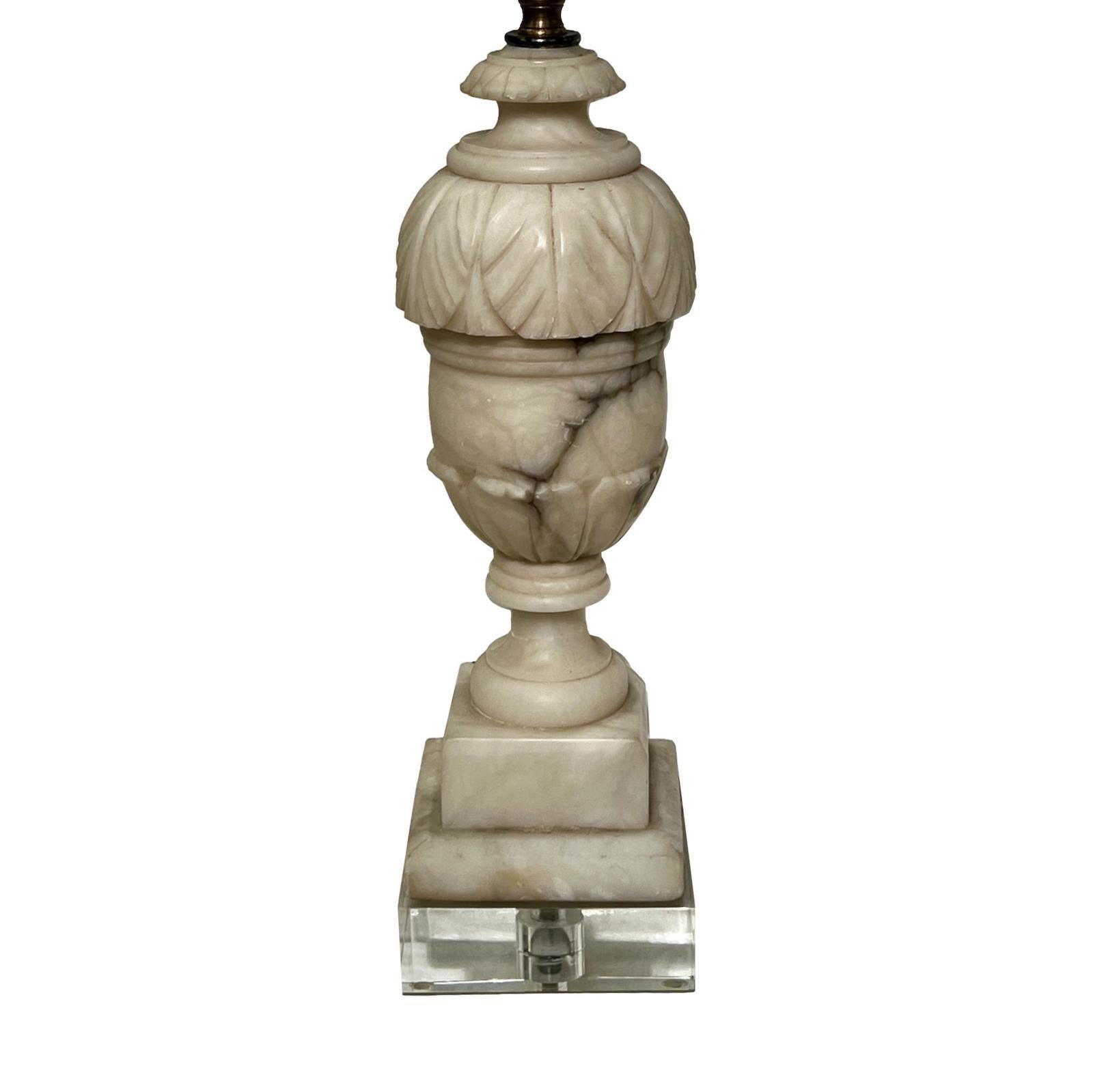 Single Italian Alabaster Lamp In Good Condition In New York, NY