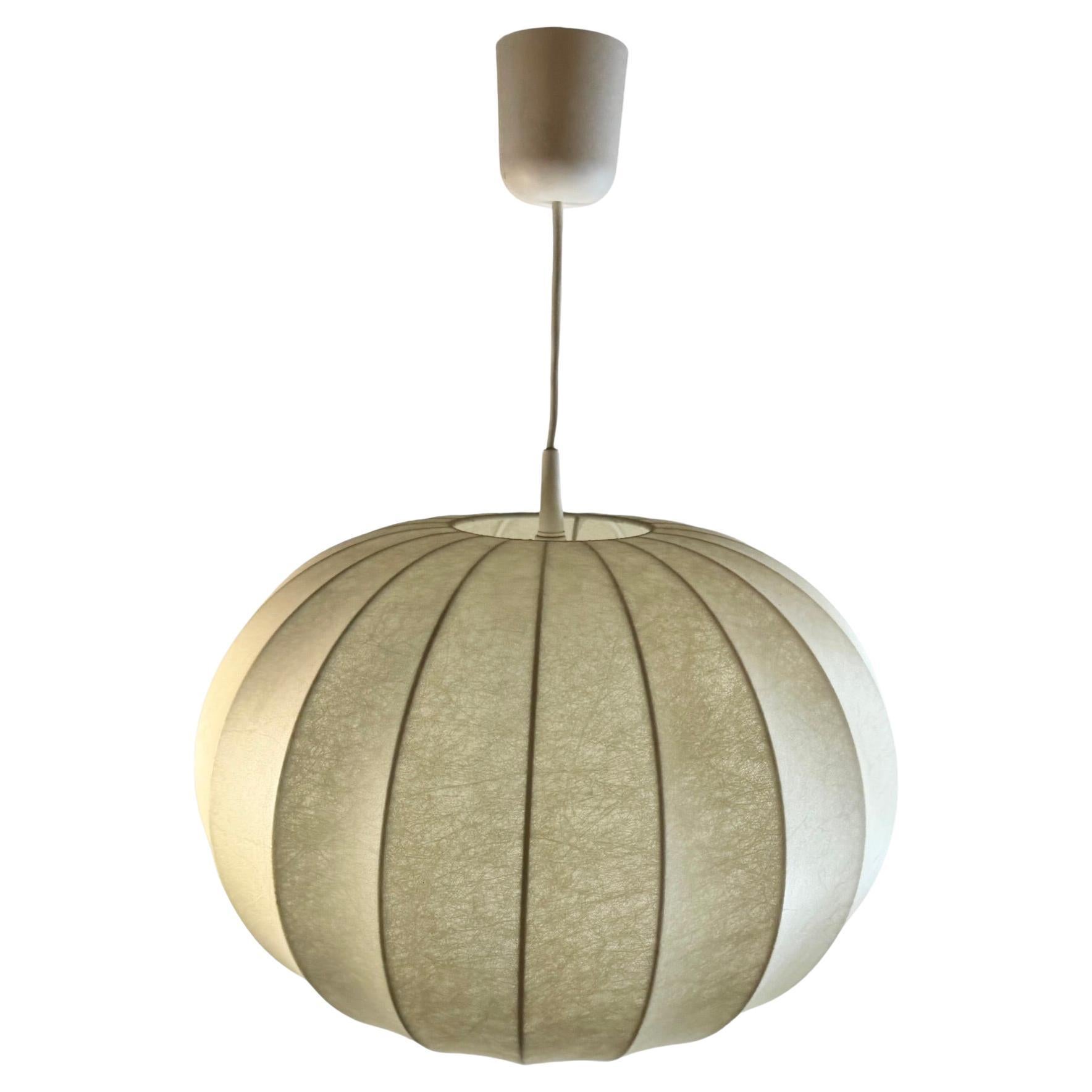 Lampada a sospensione a sfera singola italiana del Medioevo in stile Cocoon Castiglioni, vintage in vendita