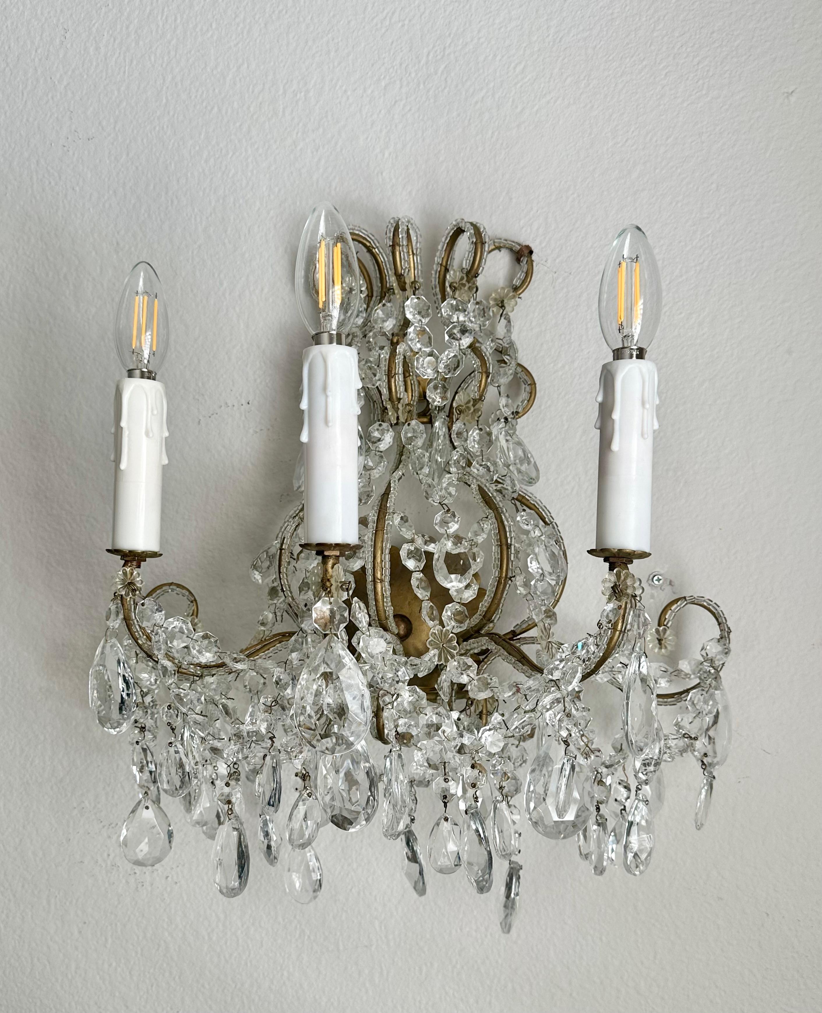 Single Italian Beaded Crystal Brass Wall Light Sconce For Sale 9