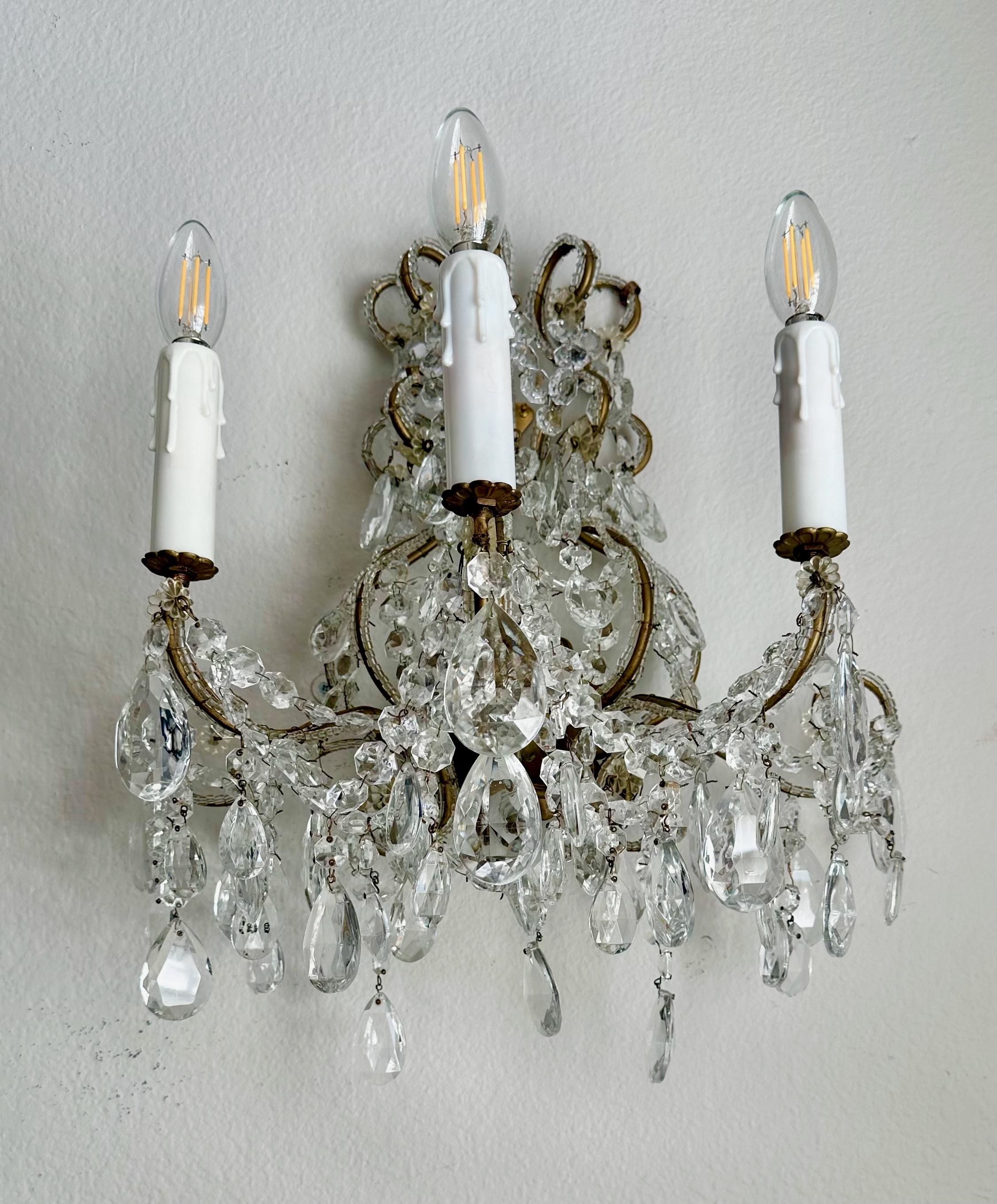 Single Italian Beaded Crystal Brass Wall Light Sconce For Sale 16