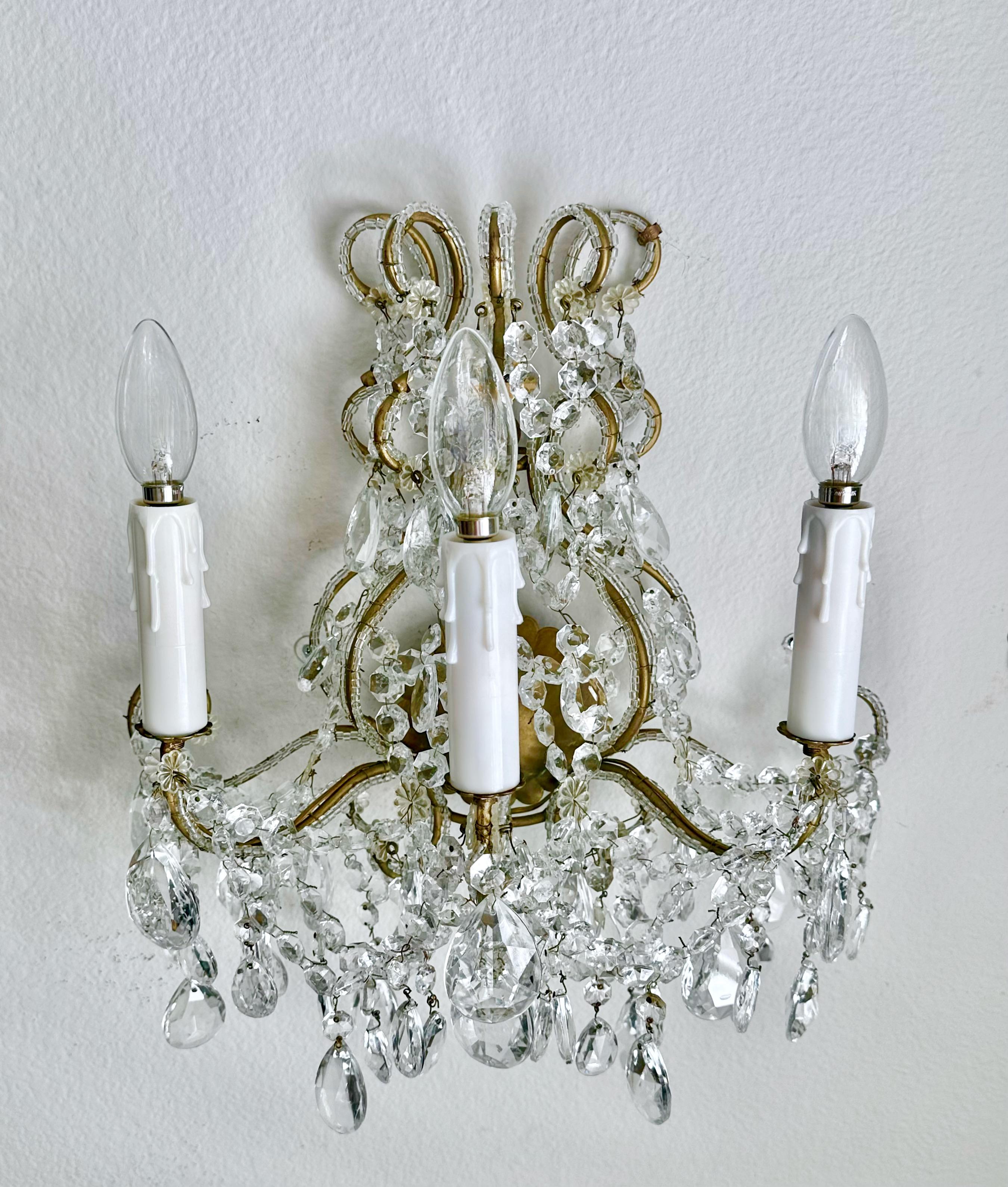 Mid-20th Century Single Italian Beaded Crystal Brass Wall Light Sconce For Sale