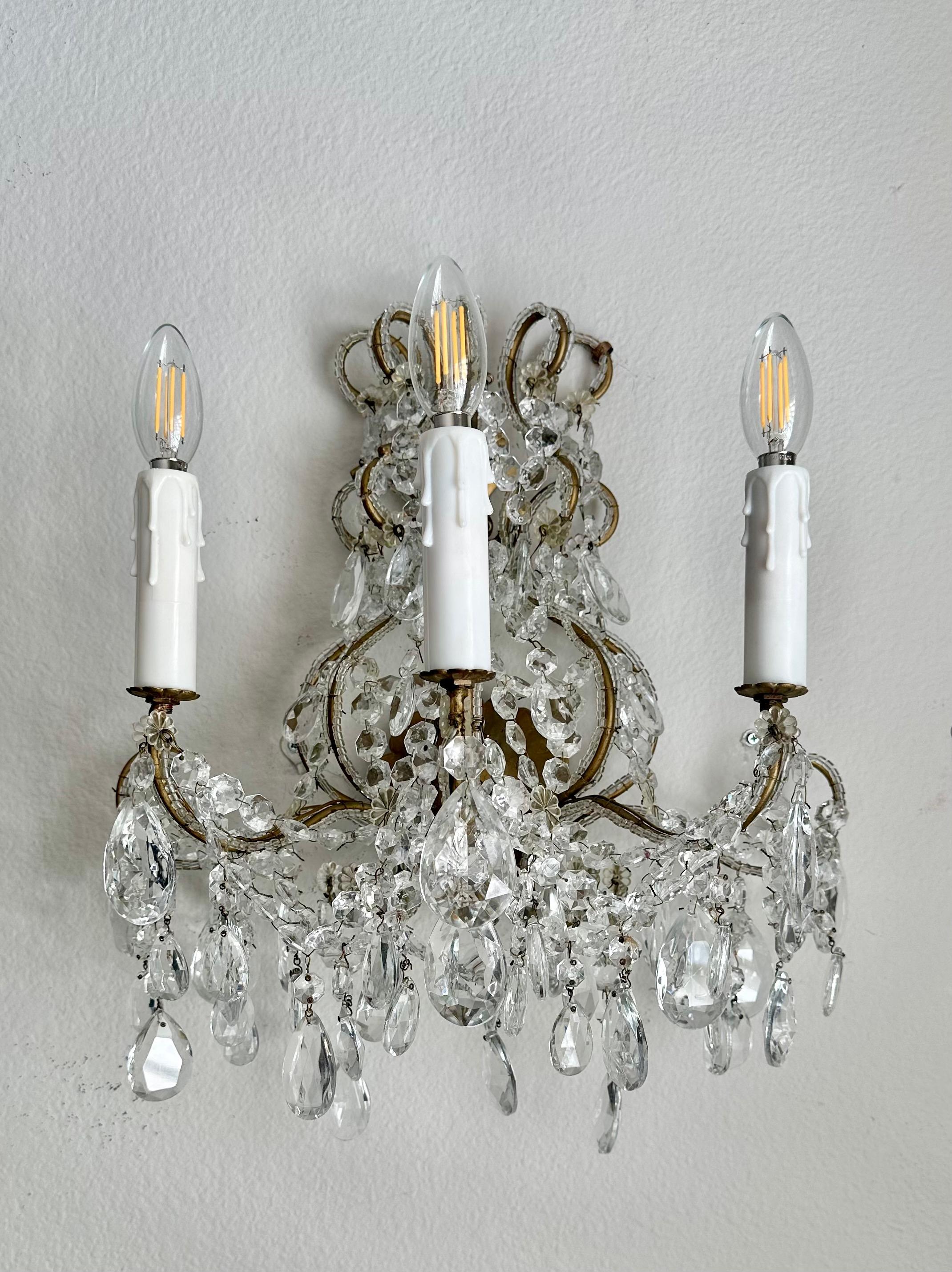 Single Italian Beaded Crystal Brass Wall Light Sconce For Sale 2