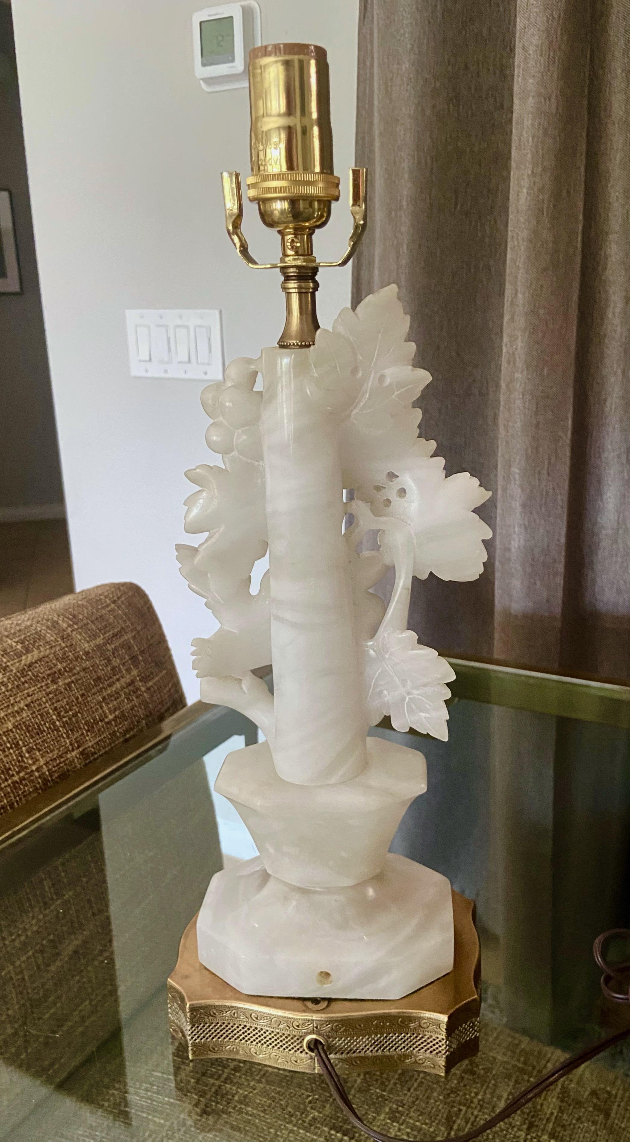 Early 20th Century Single Italian Bird Branch Alabaster Table Lamp For Sale
