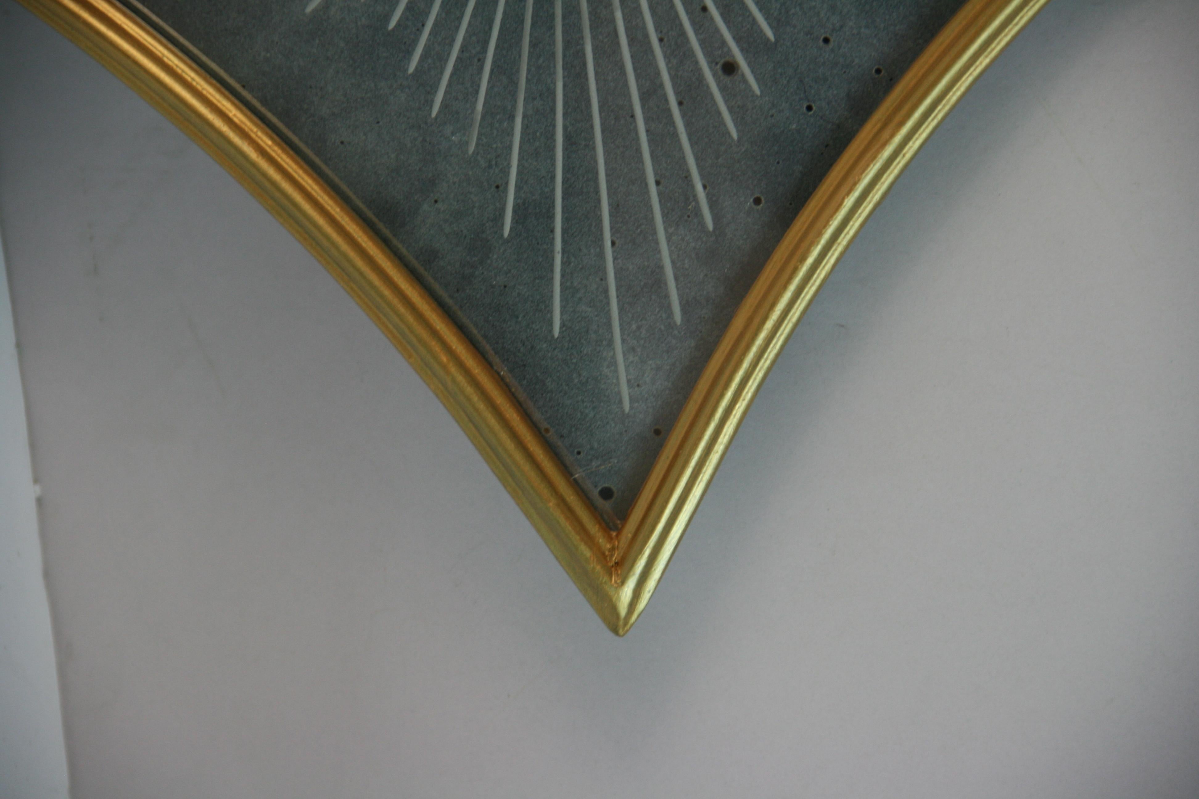 Aplique de pared individual italiano de metal dorado e inciso antiguo Metal en venta