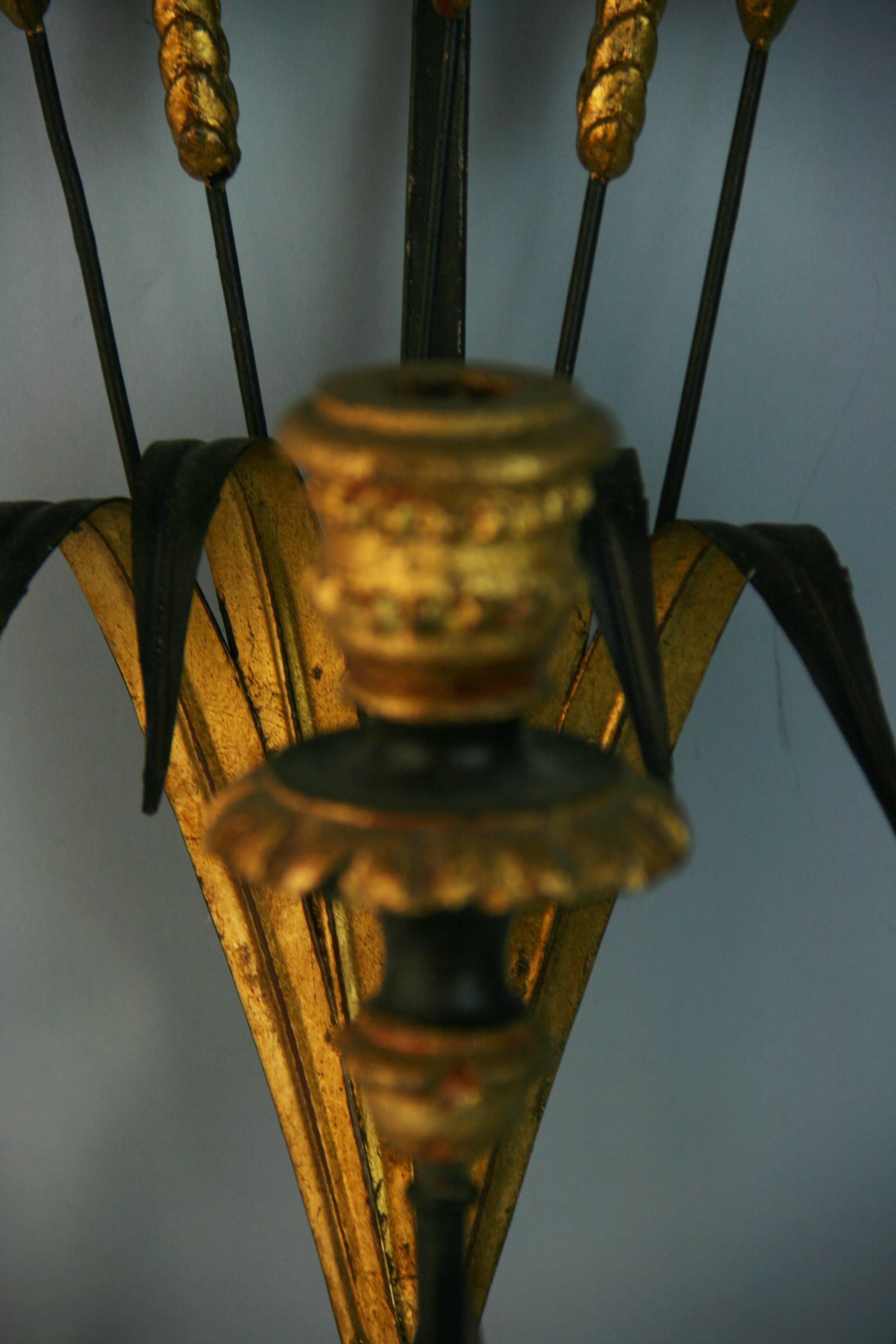 Metal Single Italian Leaf and Wheat Gilt Wood Candle Sconce For Sale
