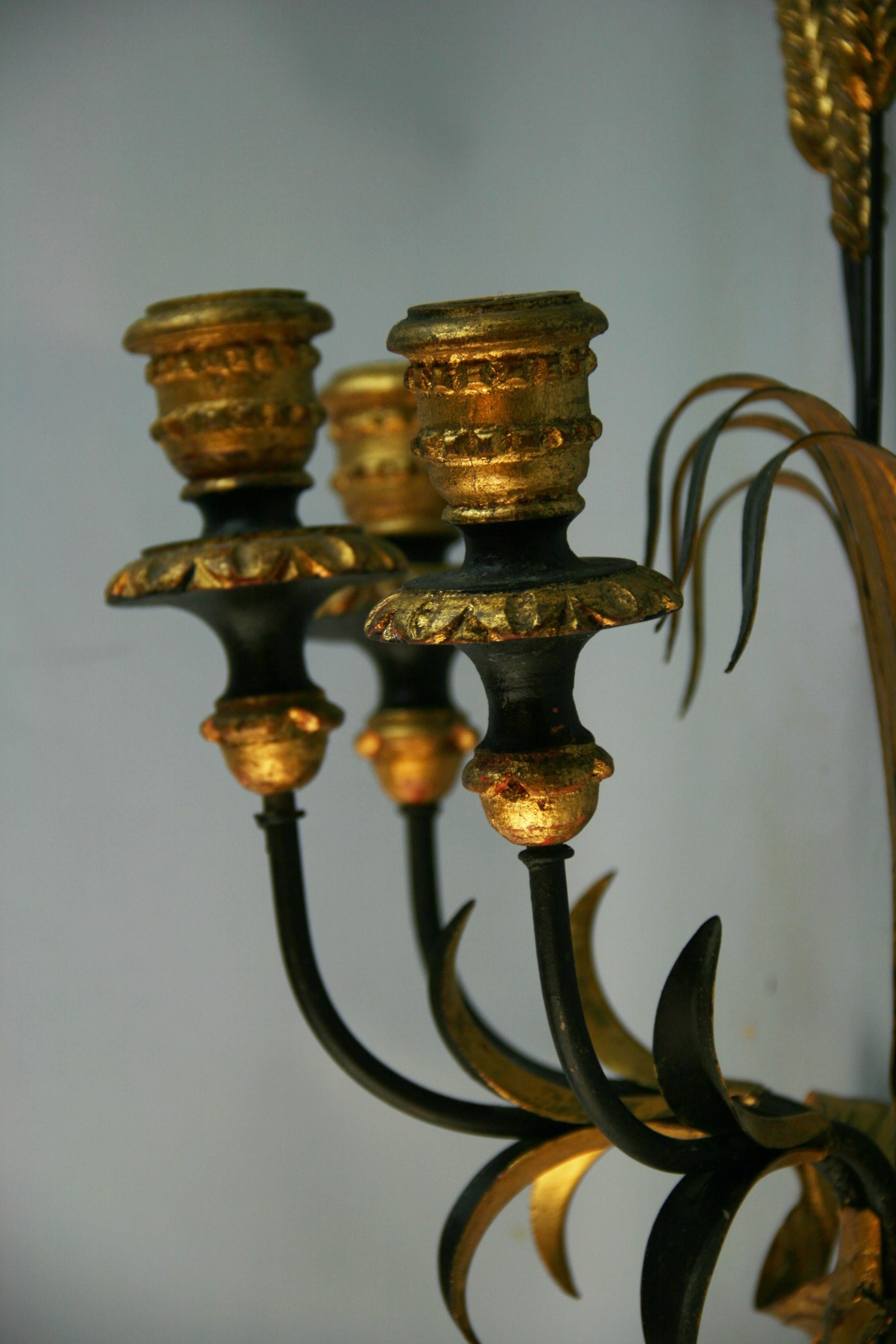 Single Italian Leaf and Wheat Gilt Wood Candle Sconce For Sale 2