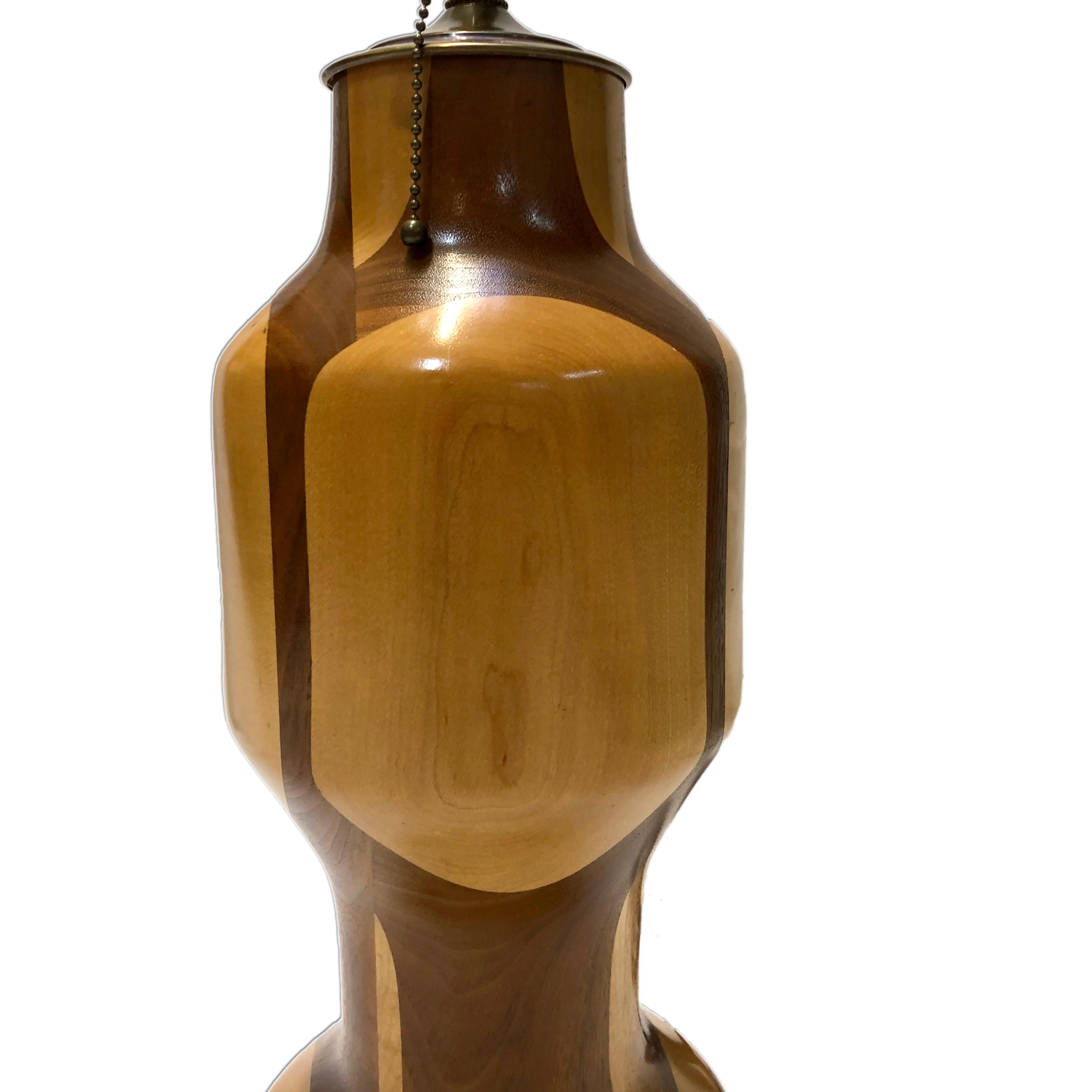 Milieu du XXe siècle Lampe de table unique en marqueterie italienne en vente