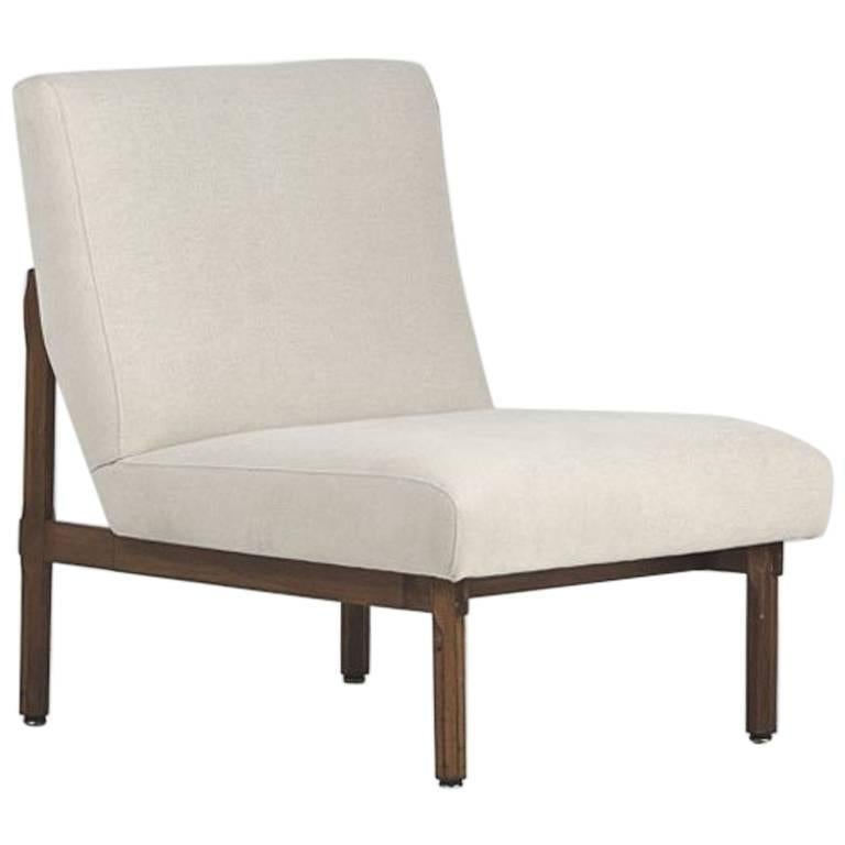 Single Italian Mid-century Modern Walnut and Cream fabric Armchair by Ico Parisi In Excellent Condition In Barcelona, ES