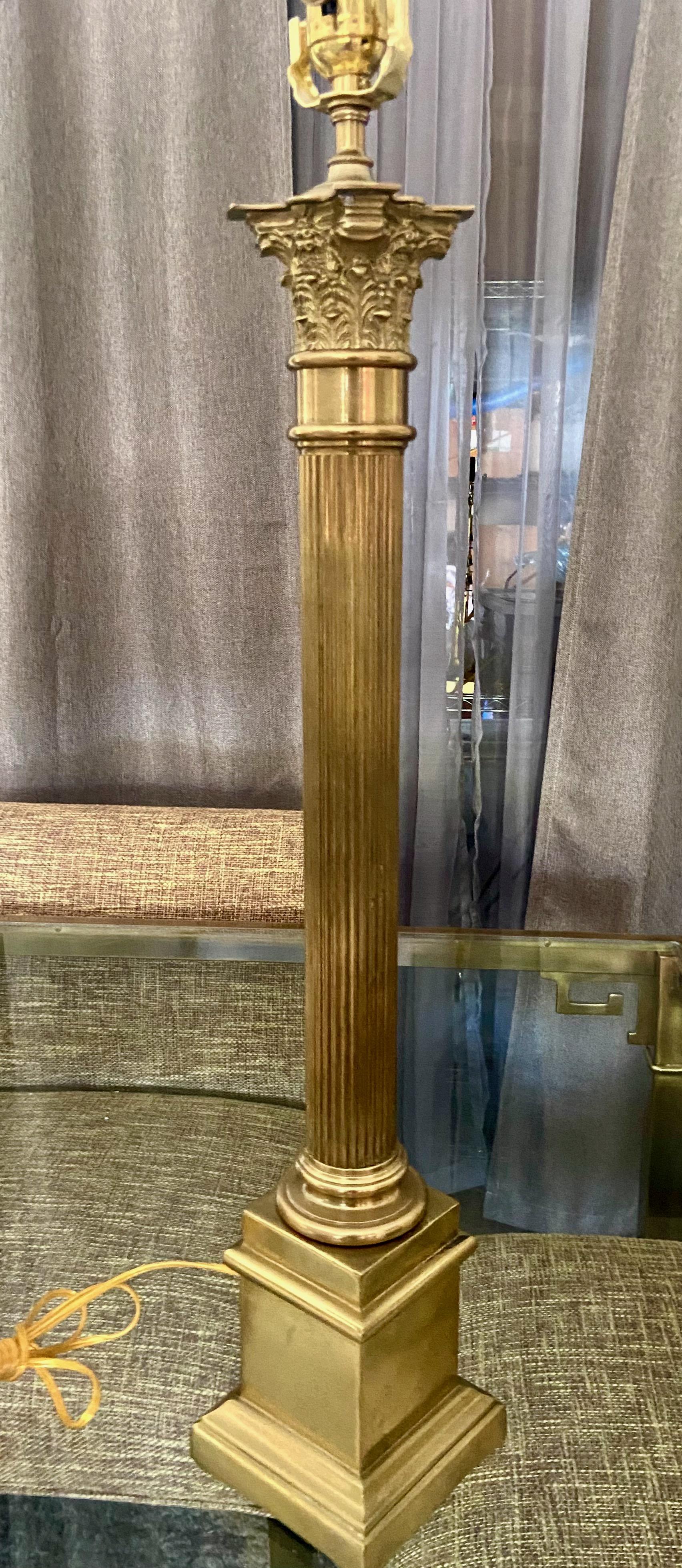 Single Italian Neoclassic Column Brass Table Lamp In Good Condition In Palm Springs, CA