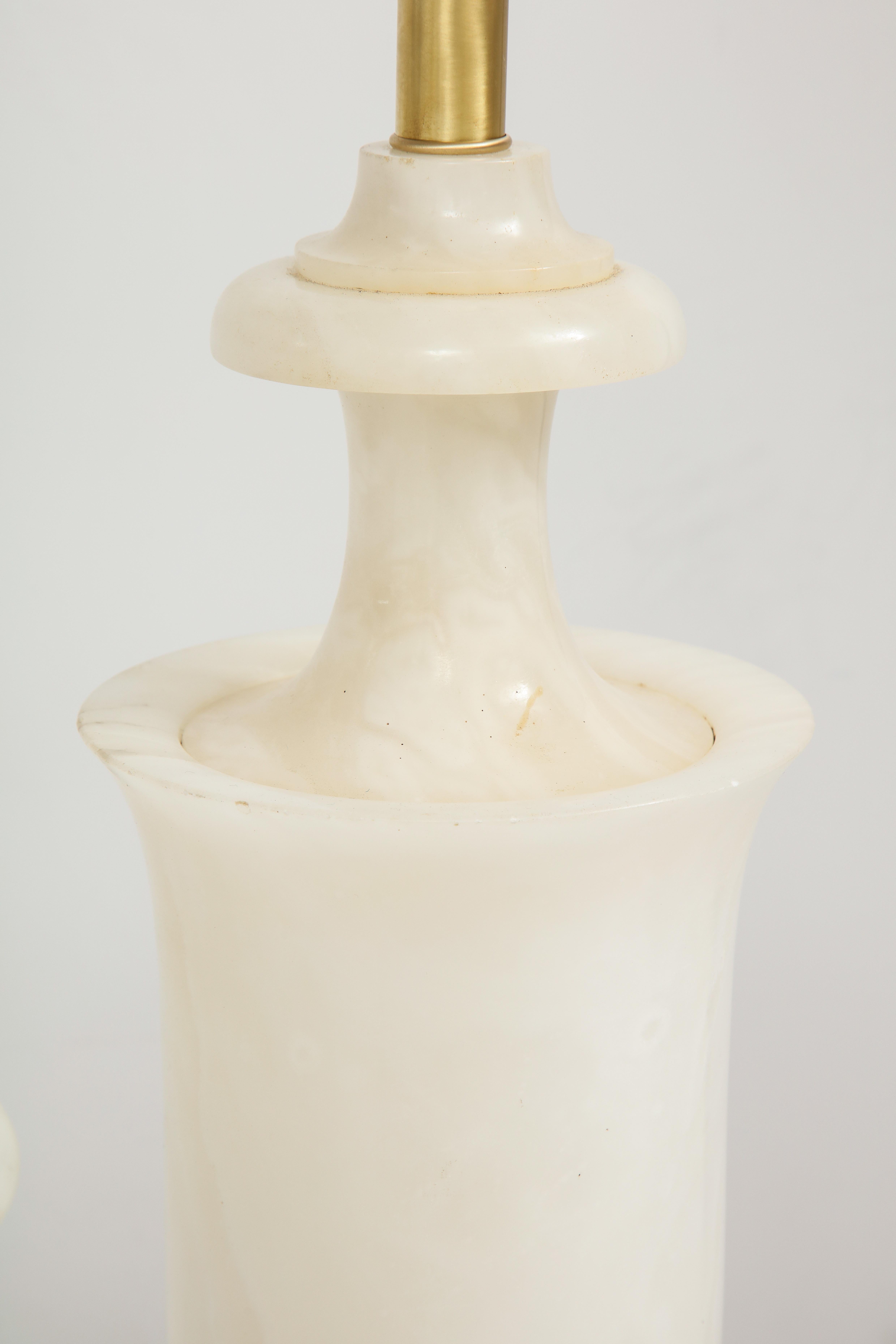 Single Italian Neoclassical Alabaster Lamp For Sale 2