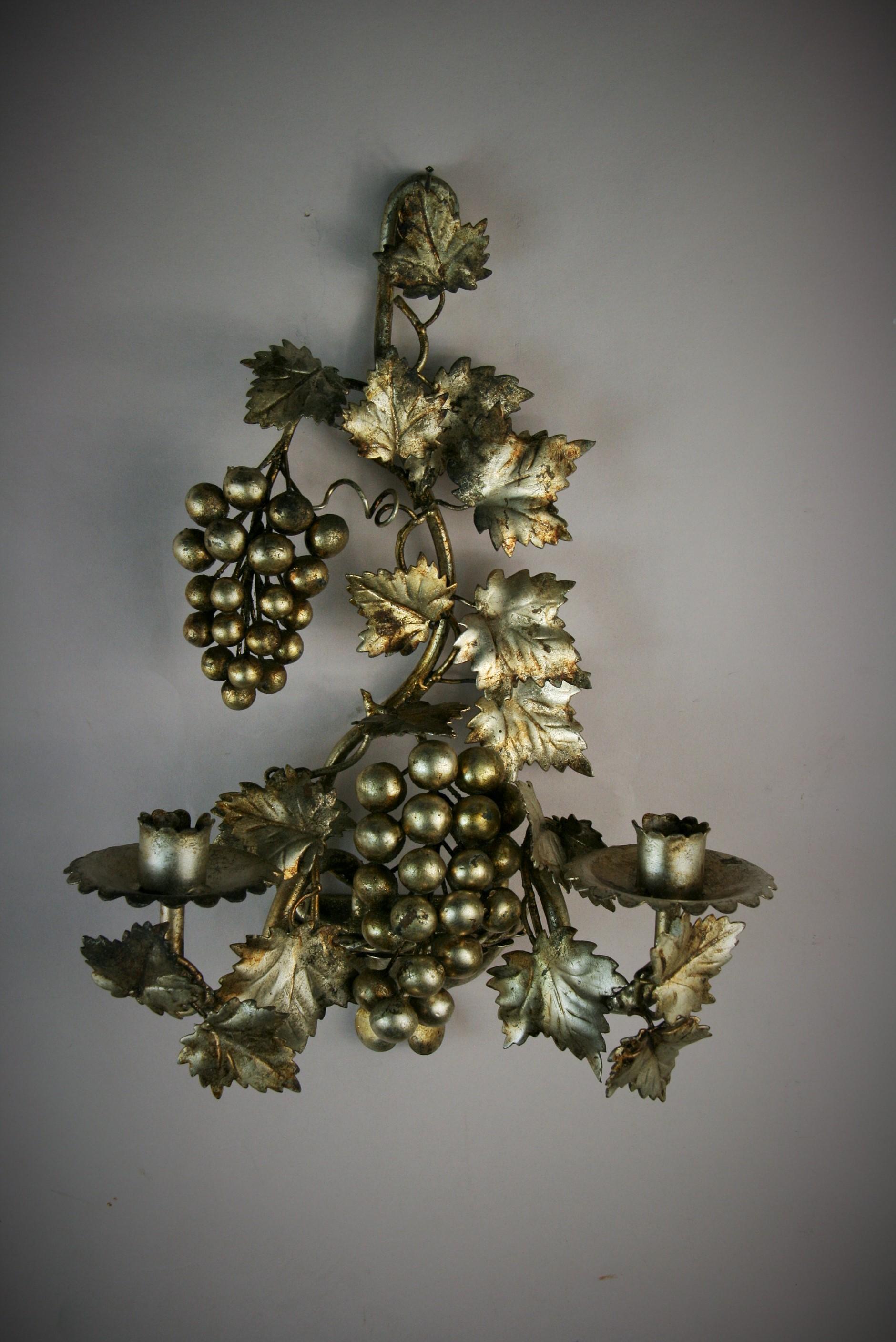 Single Italian Silver Leaf and Grape Sconce In Good Condition For Sale In Douglas Manor, NY