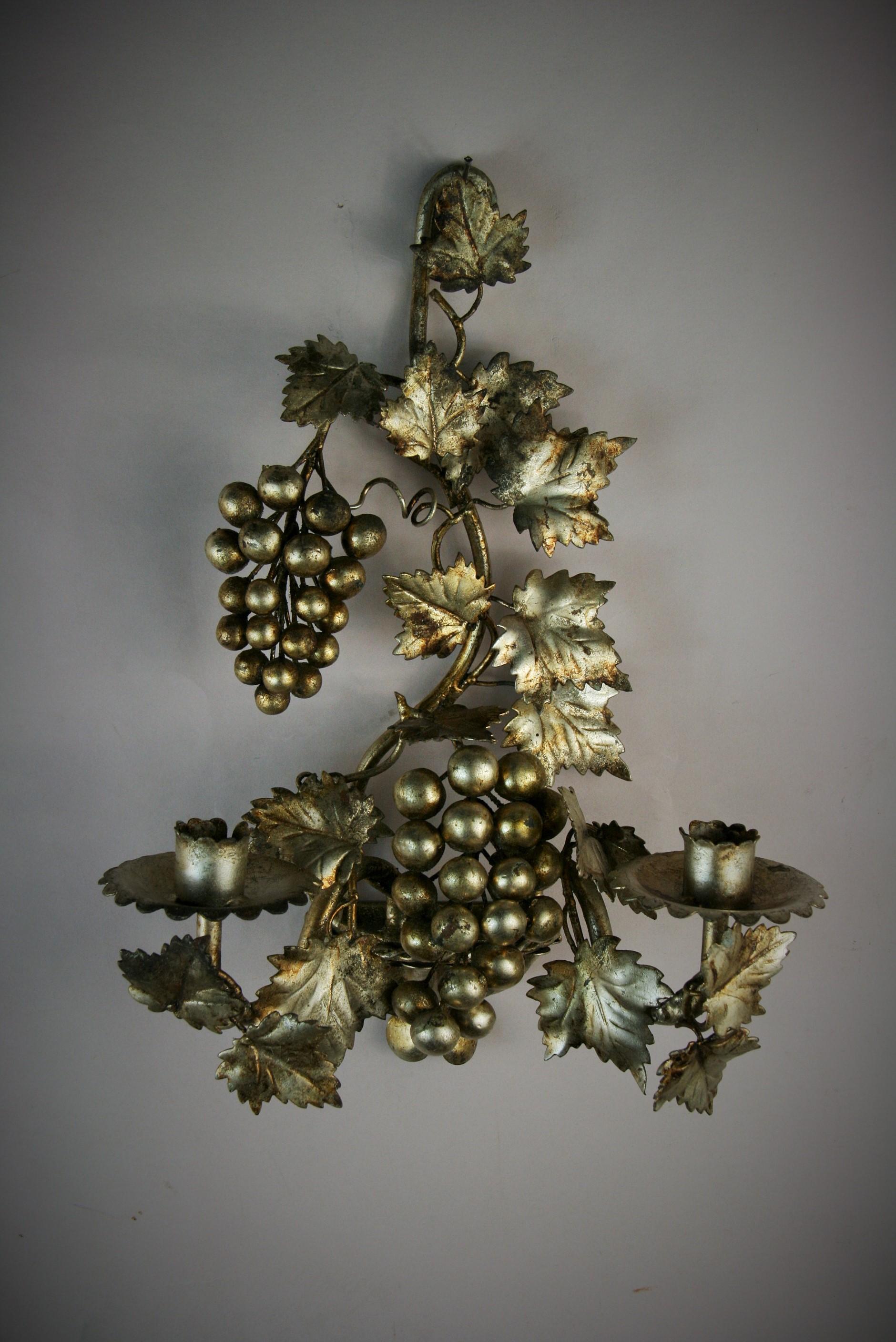Single Italian Silver Leaf and Grape Sconce For Sale 3