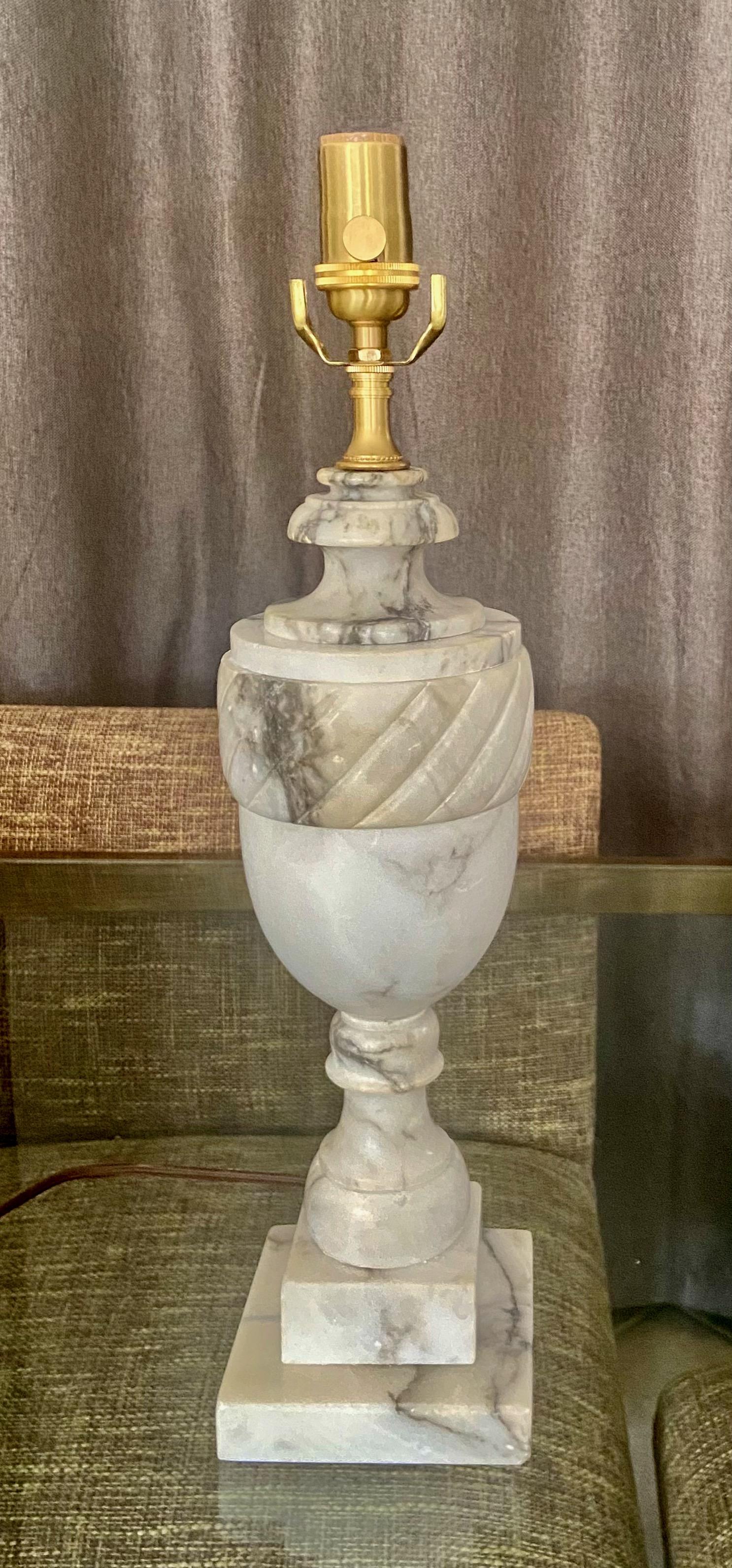 Single Italian Urn Neoclassic Alabaster Table Lamp For Sale 7