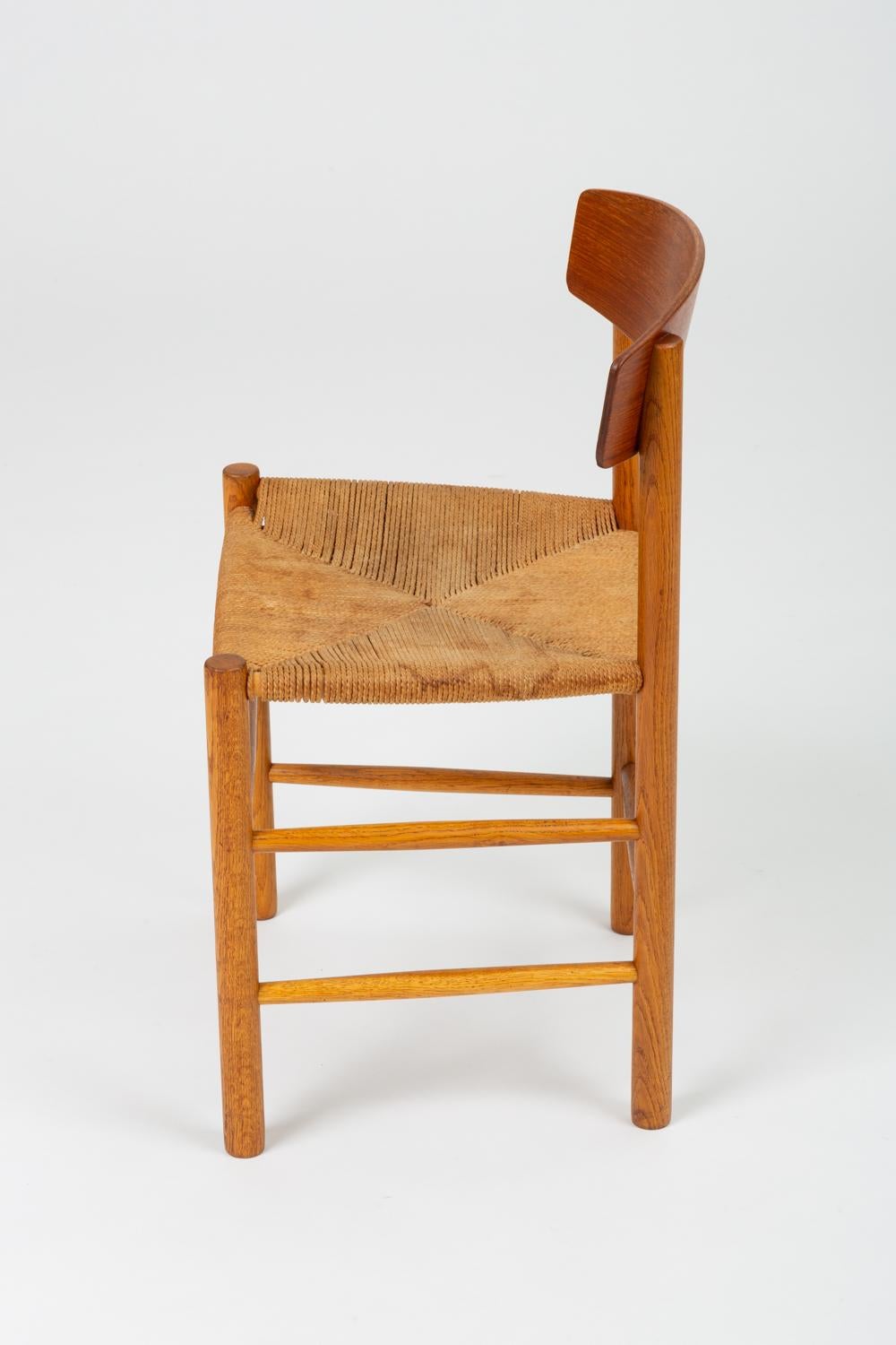 Single J39 Oak Dining or Accent Chair by Børge Mogensen for FDB Møbler In Excellent Condition In Los Angeles, CA