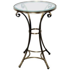 Mesa auxiliar Gueridón simple estilo Jansen de latón y tapa de cristal