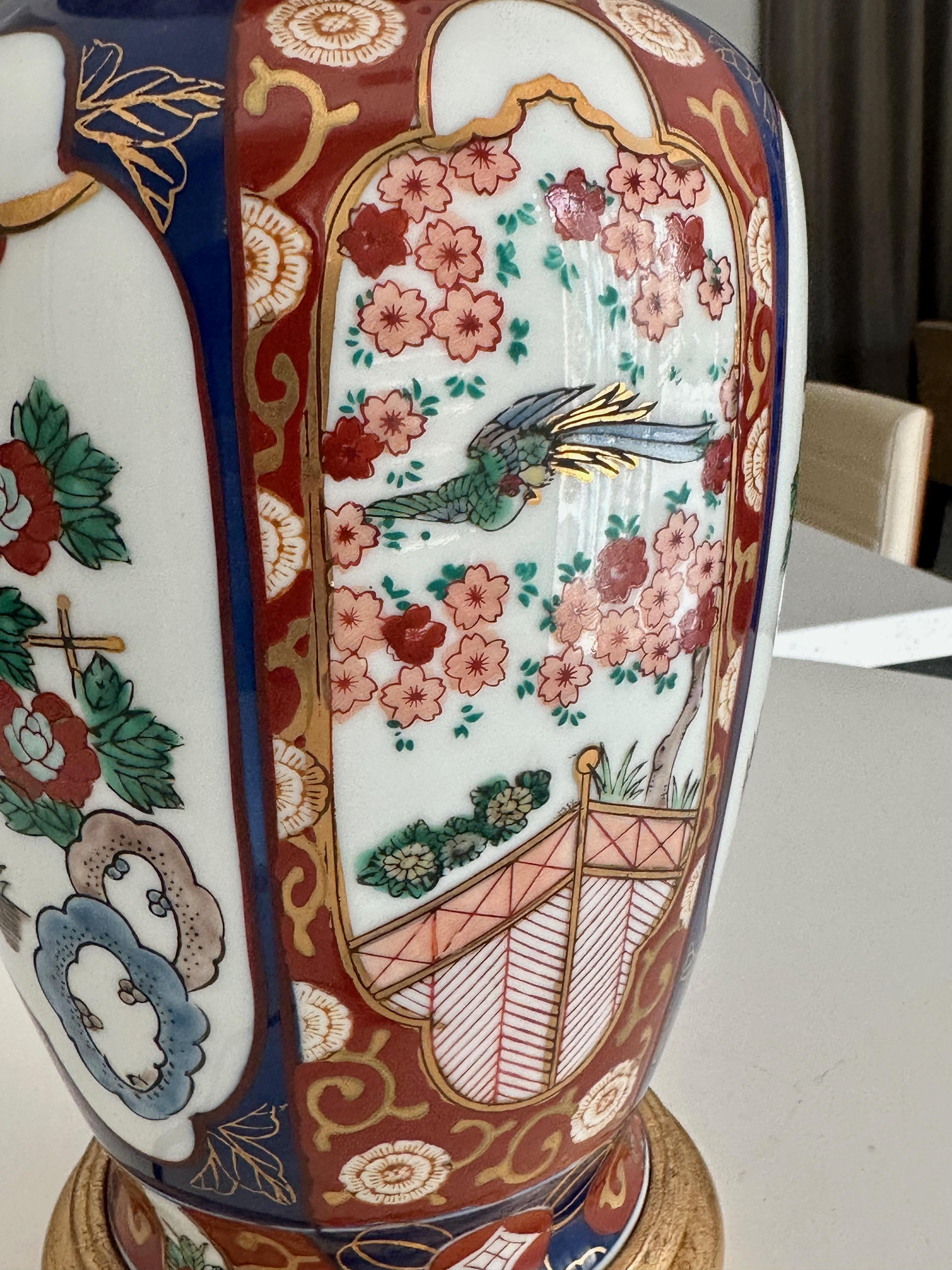 Lampe de table japonaise unique en porcelaine Imari Porcelain asiatique en vente 4