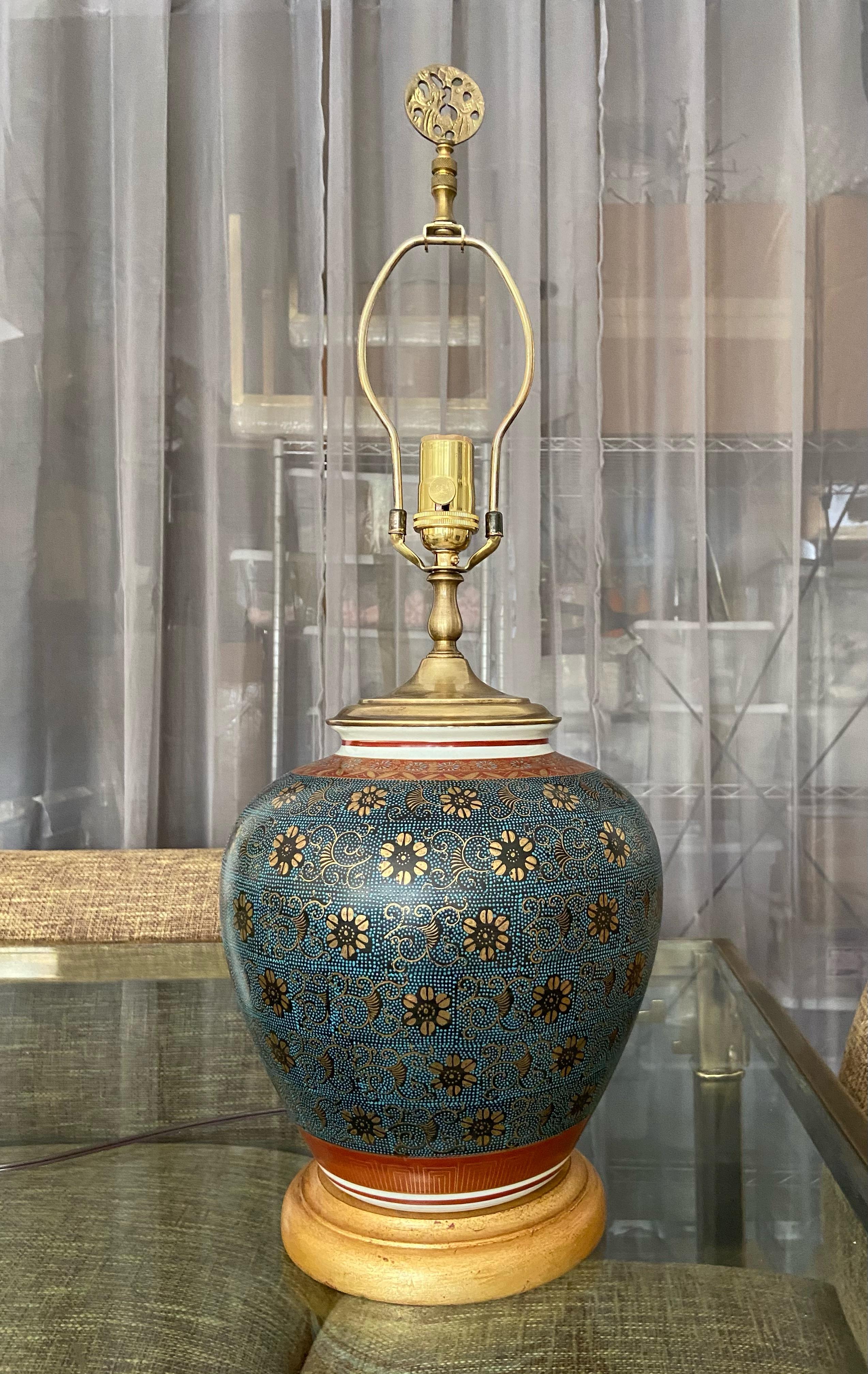 Late 20th Century Single Japanese Asian Porcelain Table Lamp