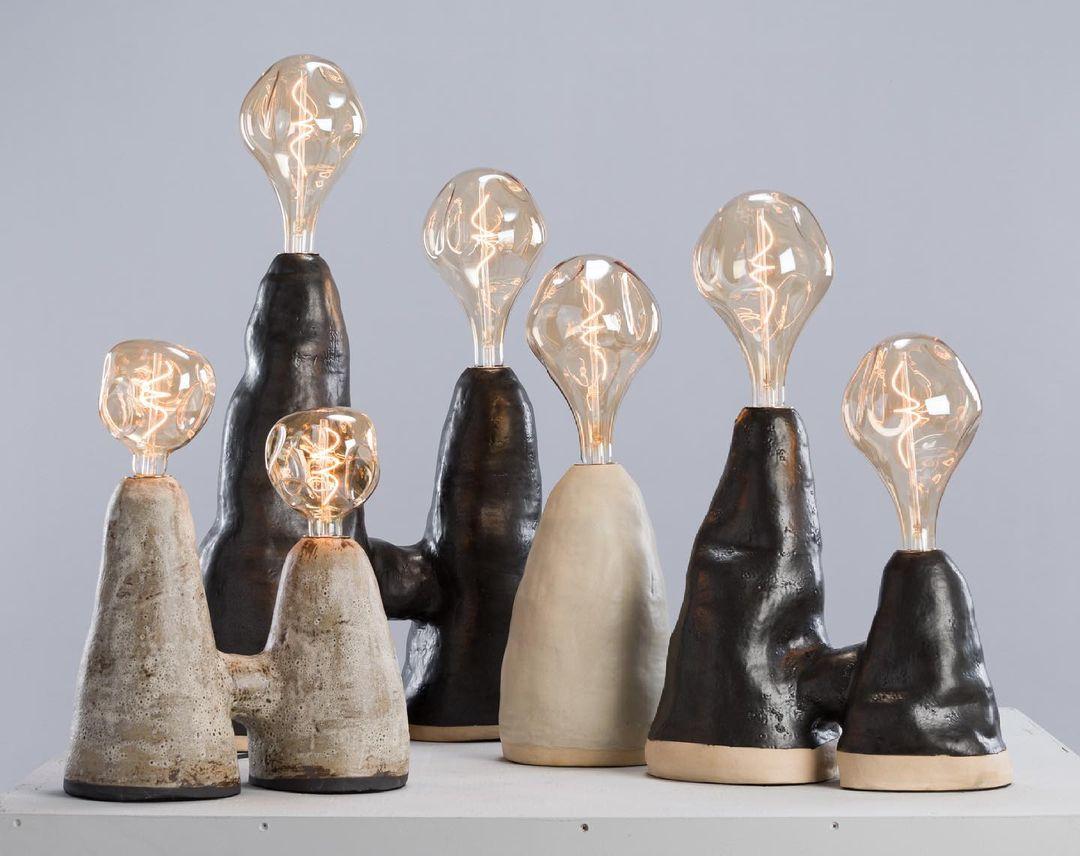 Einzelne Lampe von Sophie Rogers (Glasiert) im Angebot