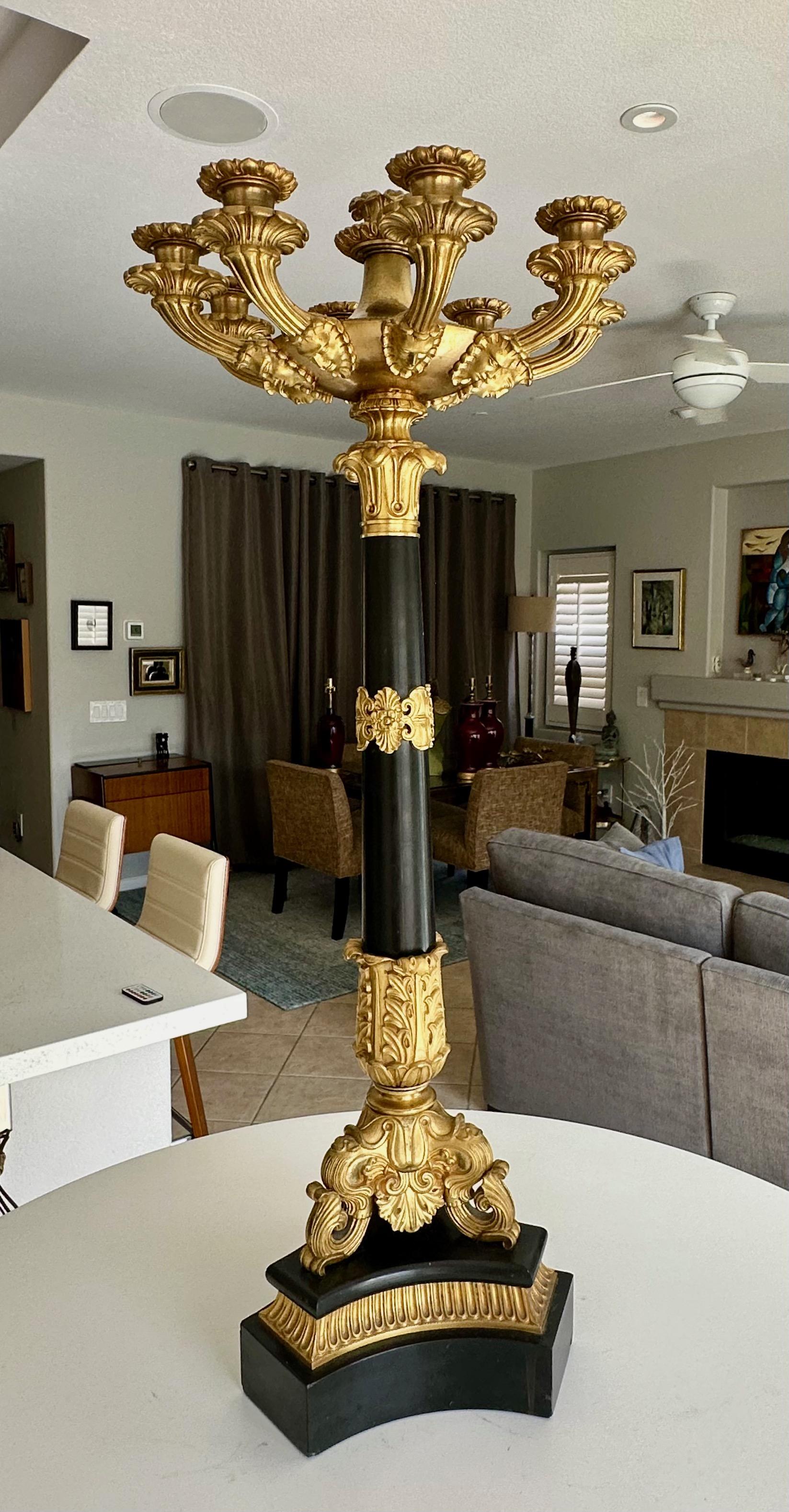 Francese Candelabro singolo grande in bronzo dorato francese da restauro in vendita