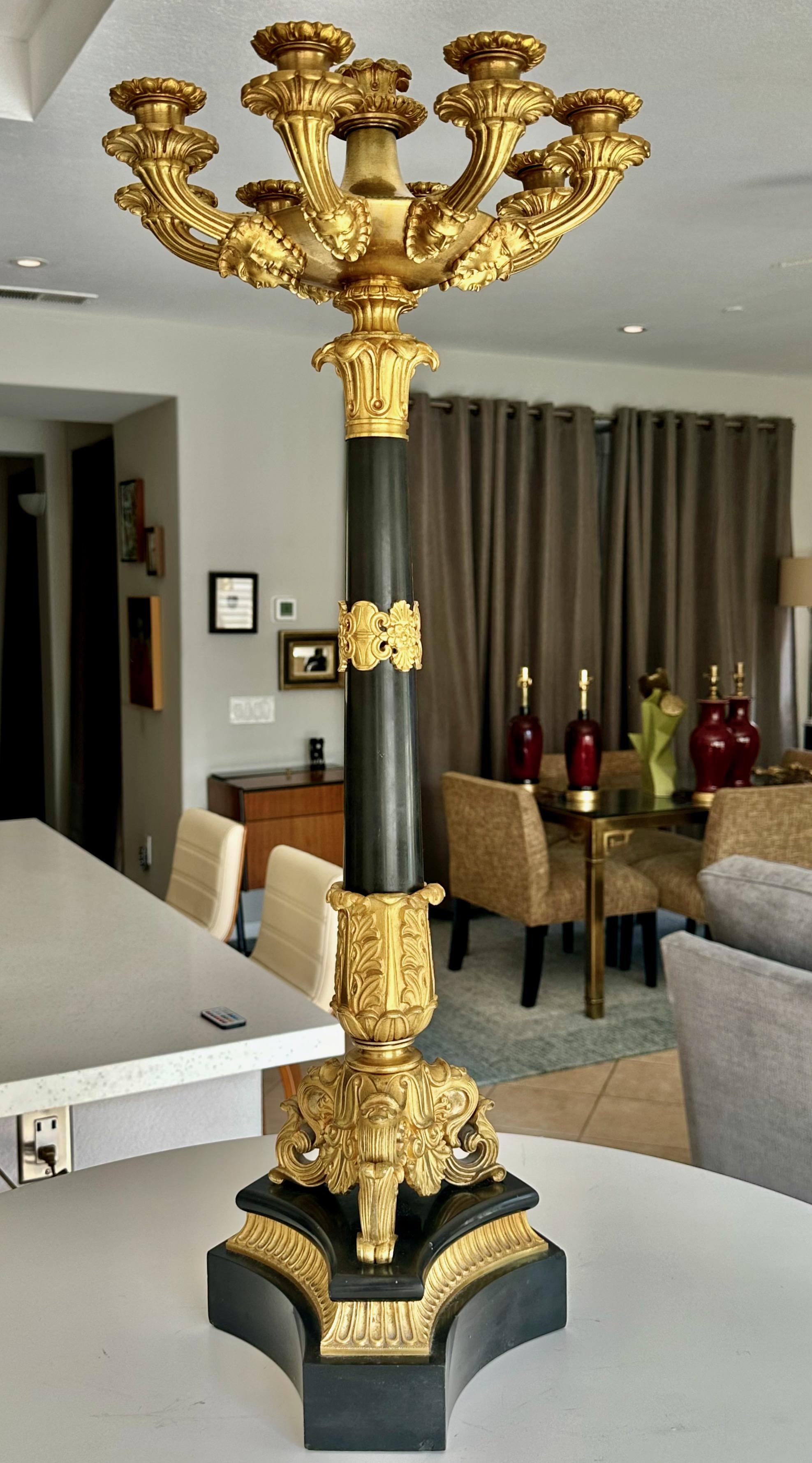 Candelabro singolo grande in bronzo dorato francese da restauro In condizioni buone in vendita a Palm Springs, CA