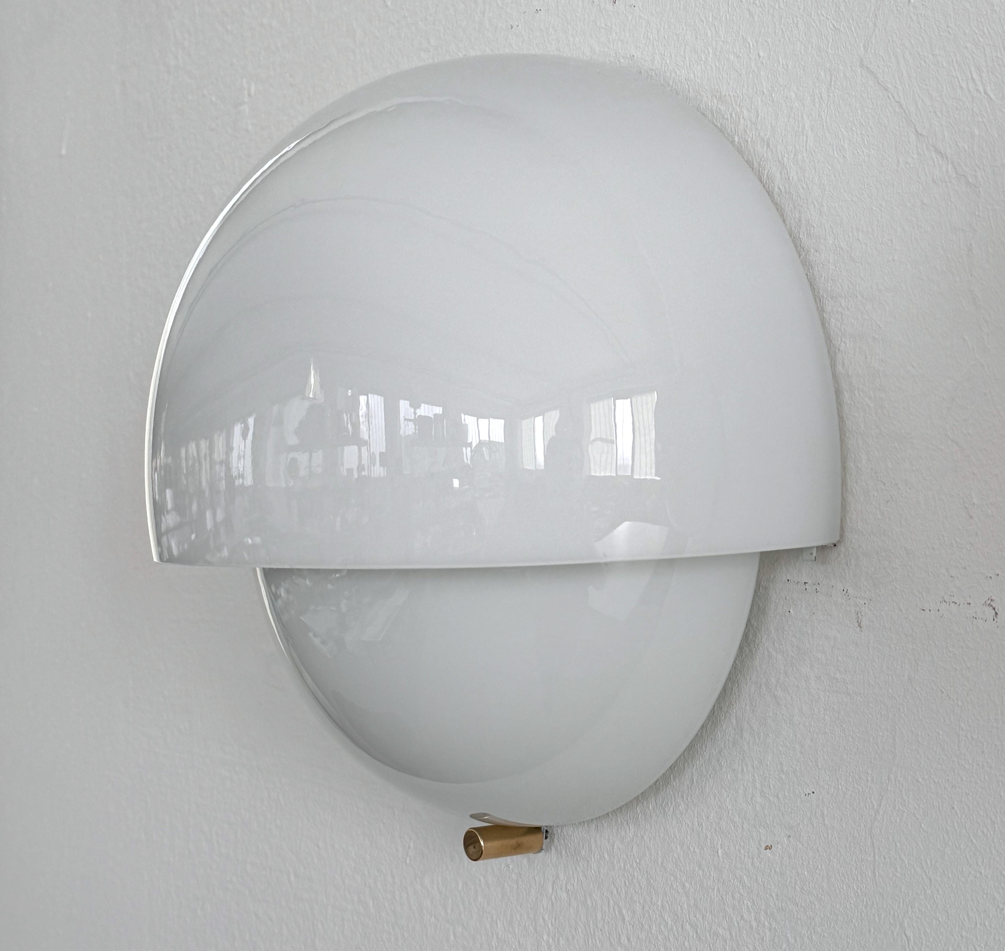 Große Wandleuchte 'Grande Mania' von Vico Magistretti für Artemide (20. Jahrhundert) im Angebot