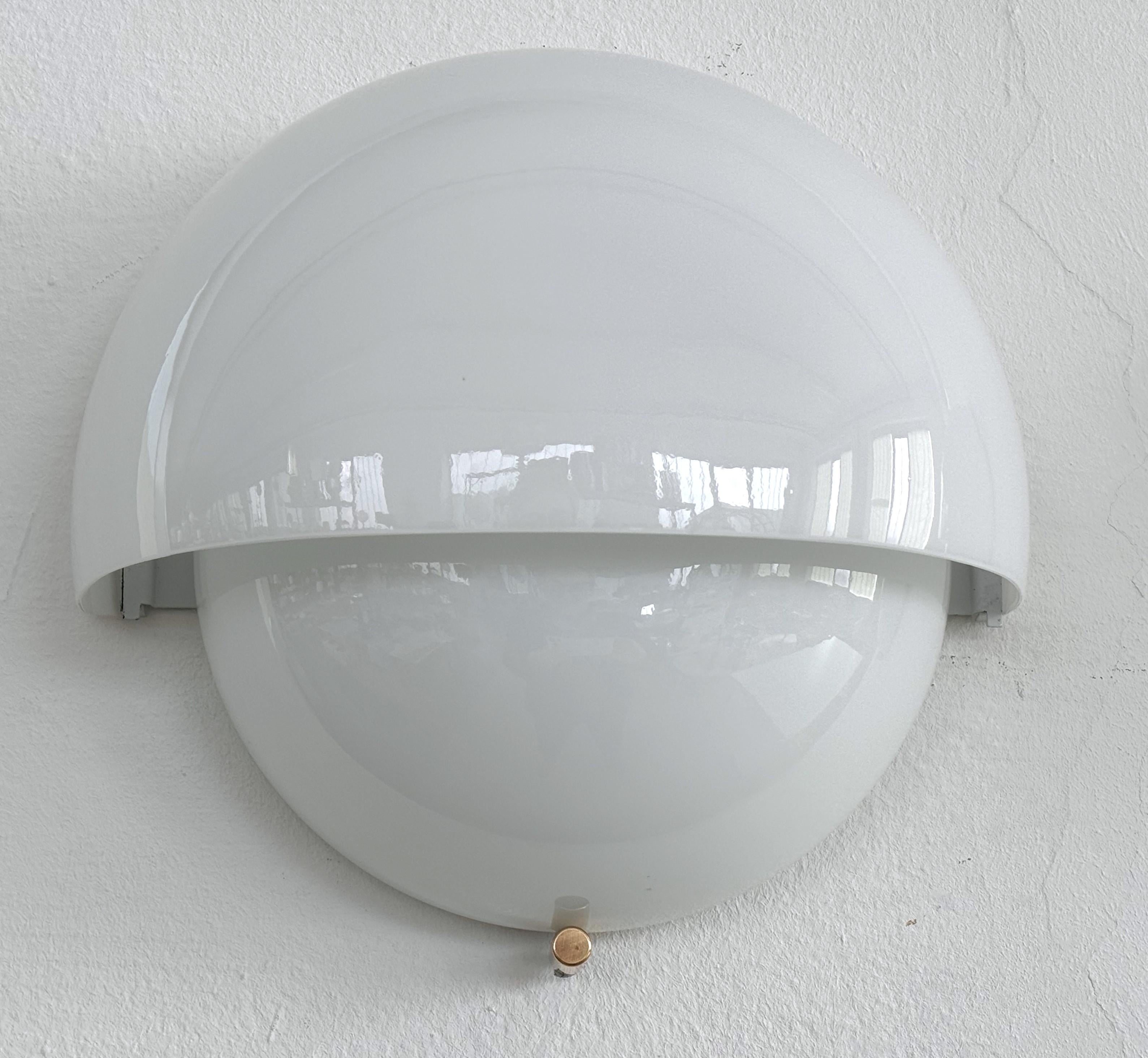 Große Wandleuchte 'Grande Mania' von Vico Magistretti für Artemide im Angebot 1