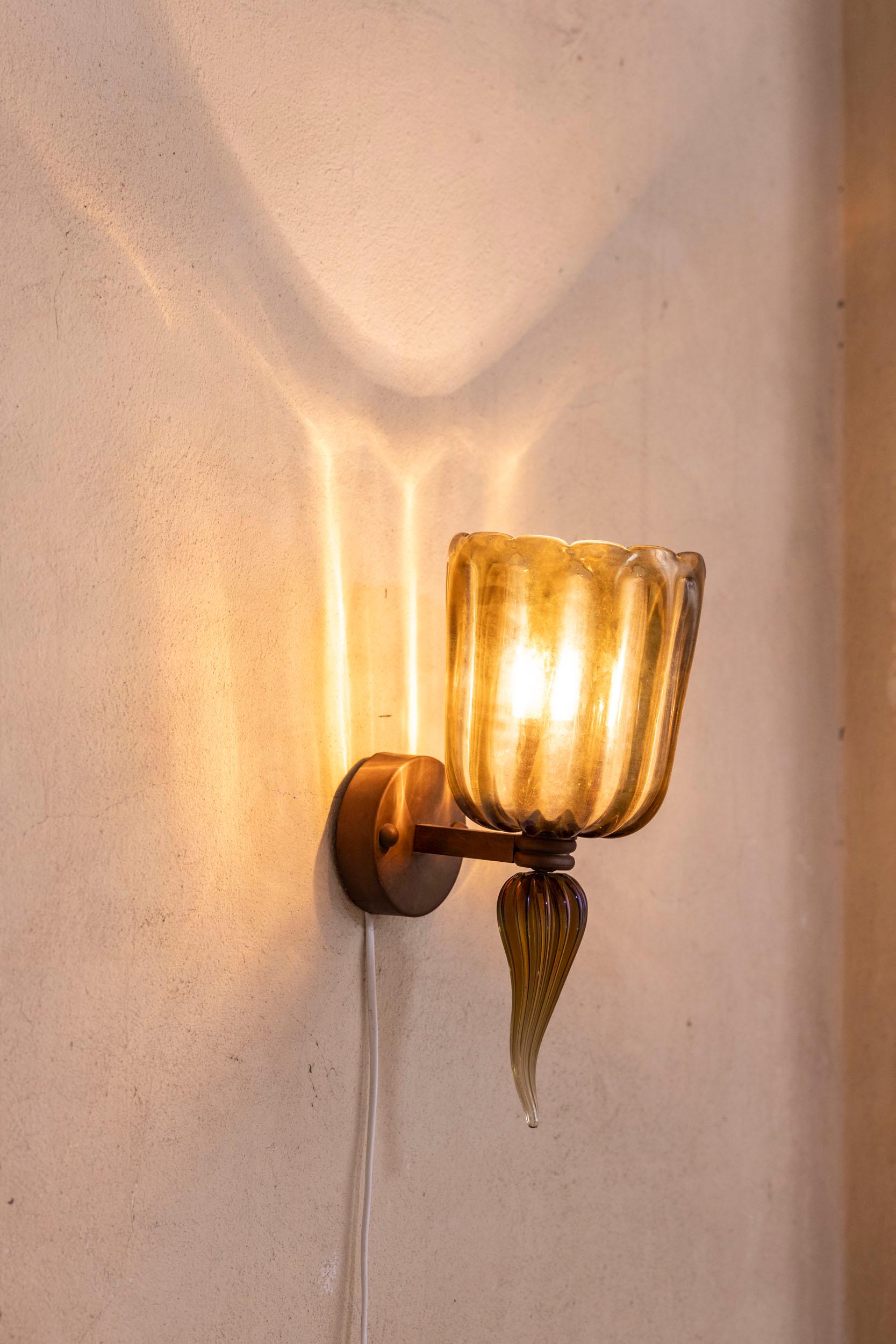 Mid-Century Modern Single large Murano sconce by Seguso, Italy 1950 For Sale