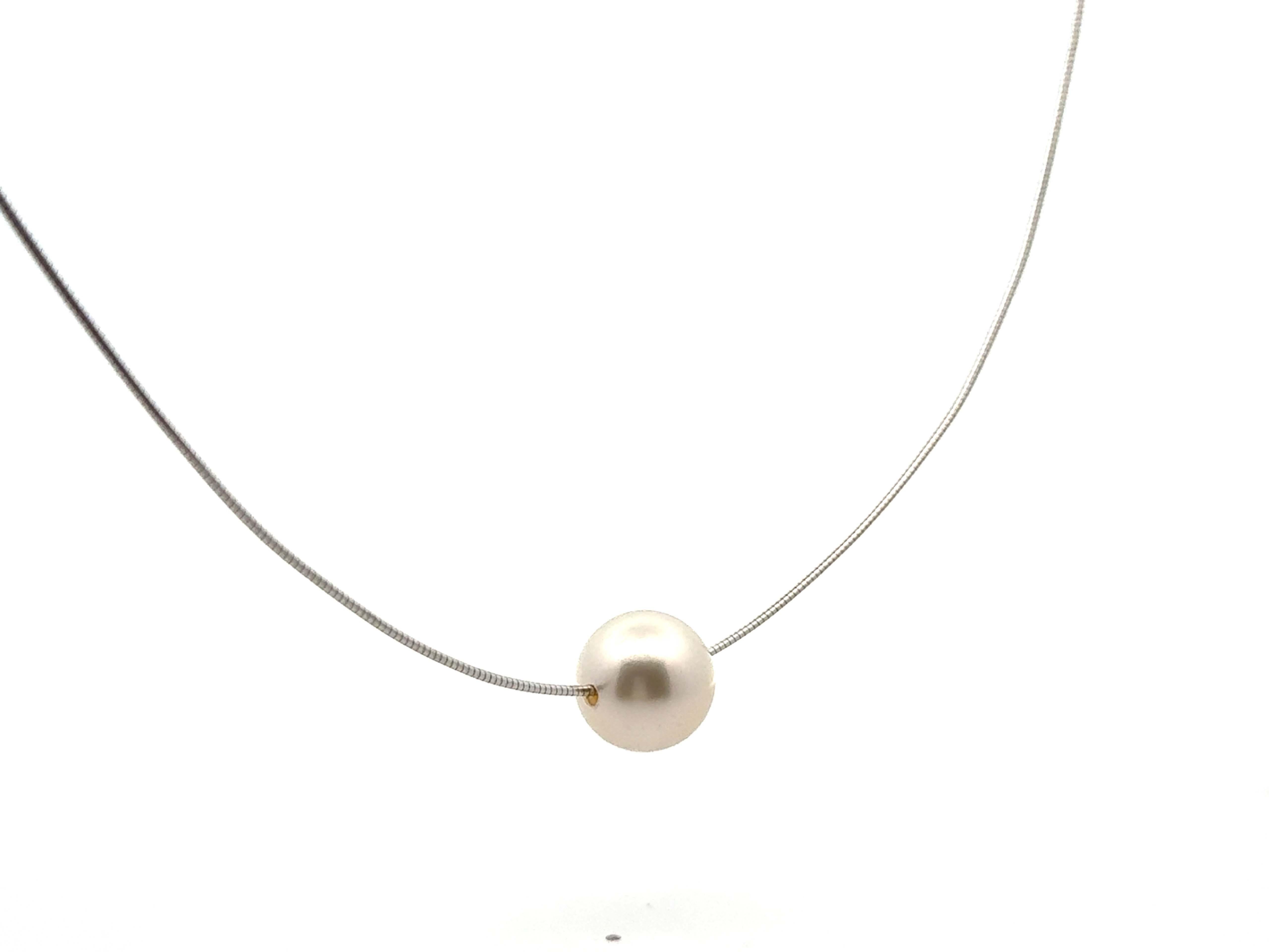 Collana a catena Omega con perla singola grande in oro bianco 14 carati in vendita 1