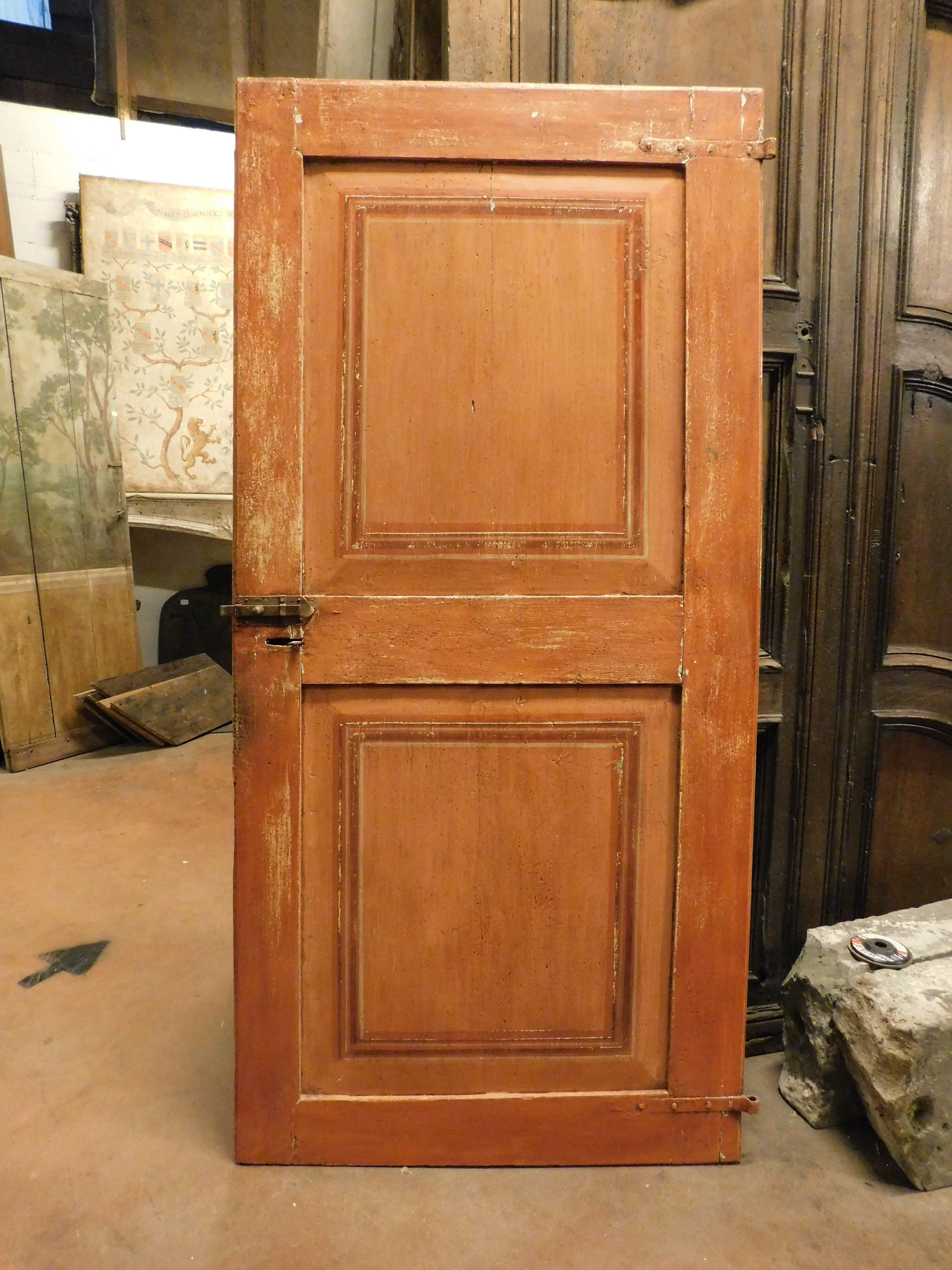 Puerta de una hoja de madera lacada naranja con cuadrados pintados, Italia Italiano en venta