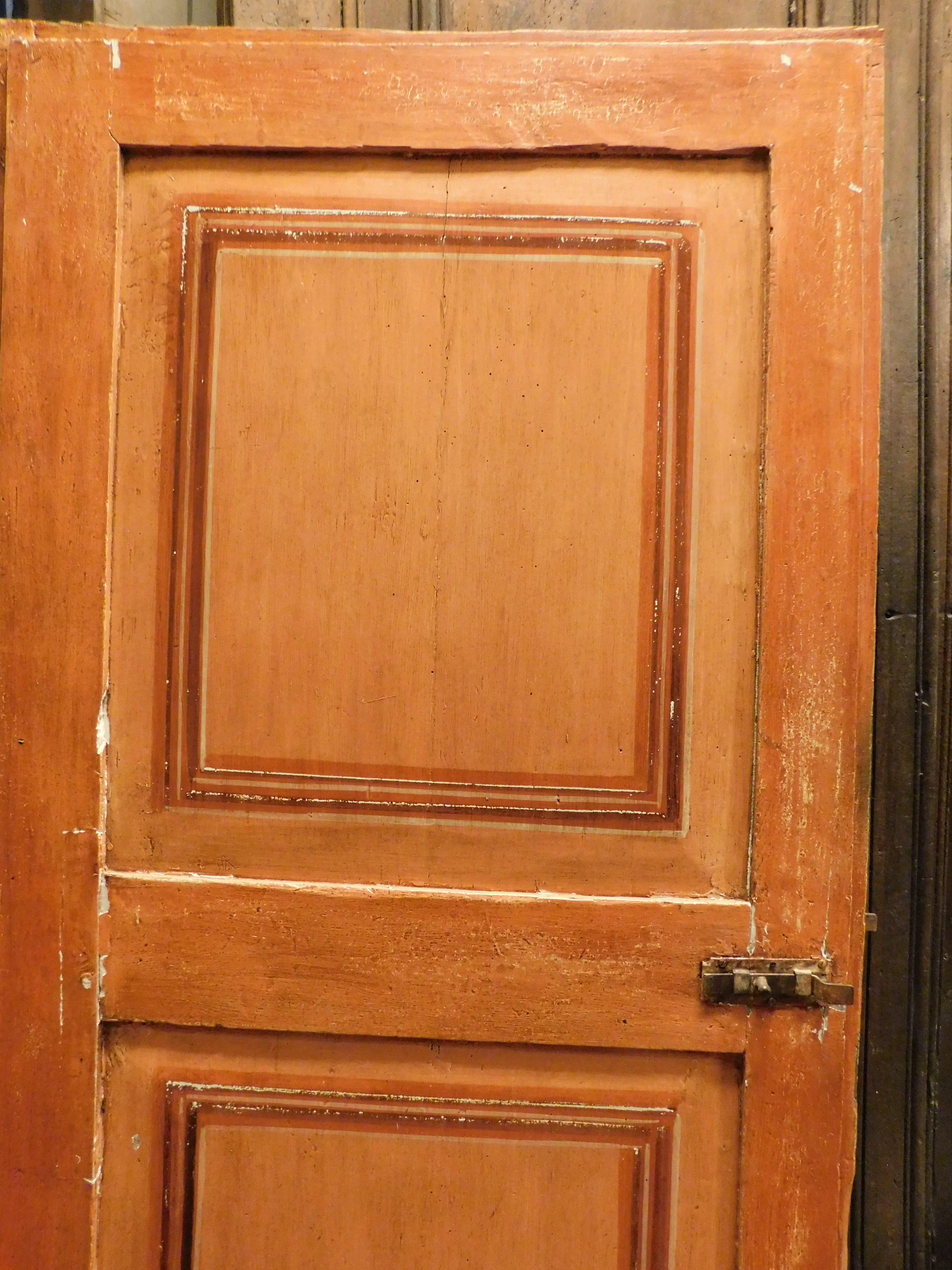 Puerta de una hoja de madera lacada naranja con cuadrados pintados, Italia en venta 1