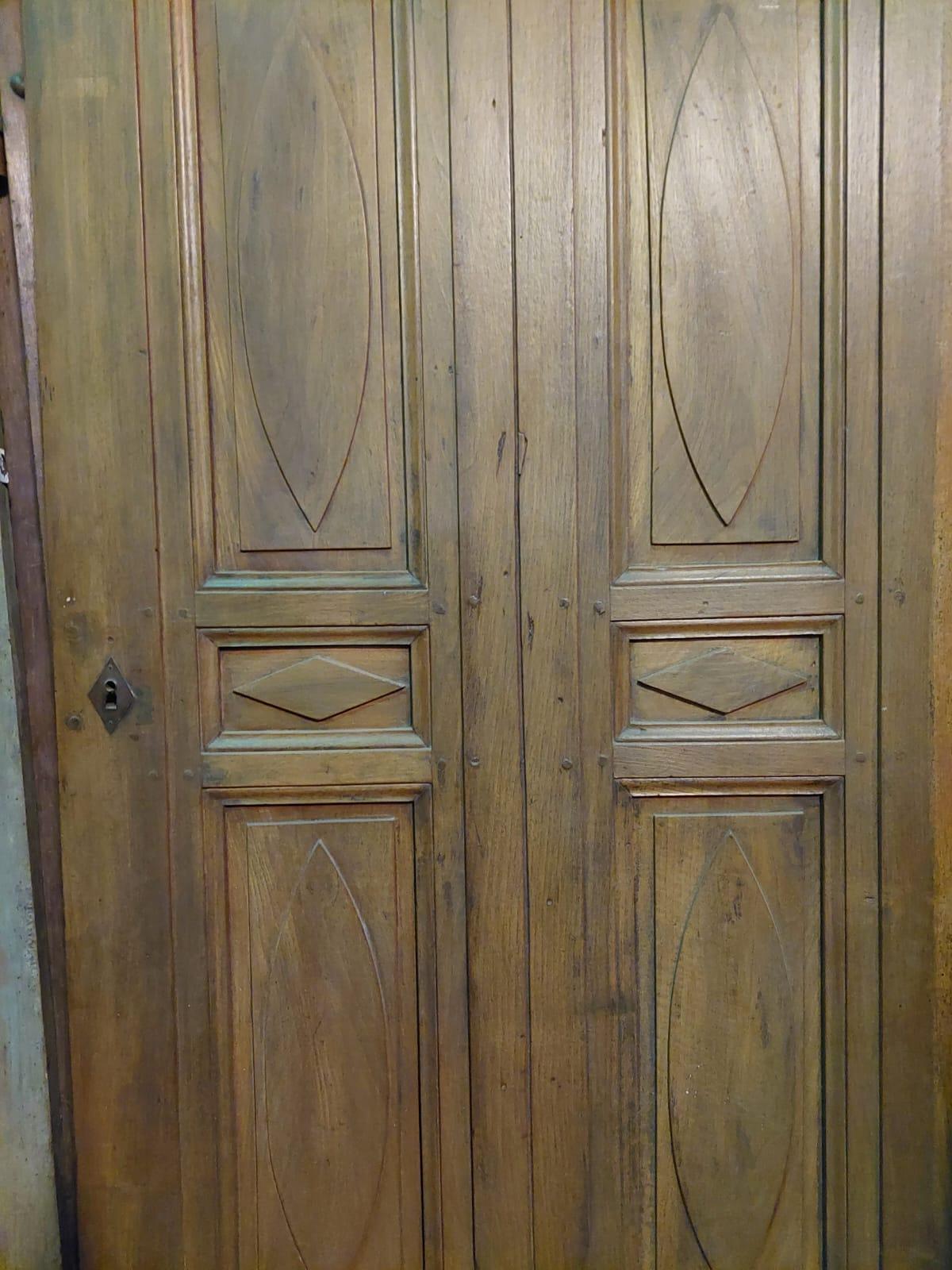 Italian Single-leaf entrance door carved in walnut, Italy For Sale