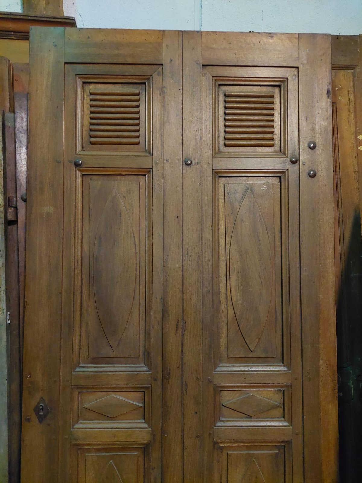 Hand-Carved Single-leaf entrance door carved in walnut, Italy For Sale