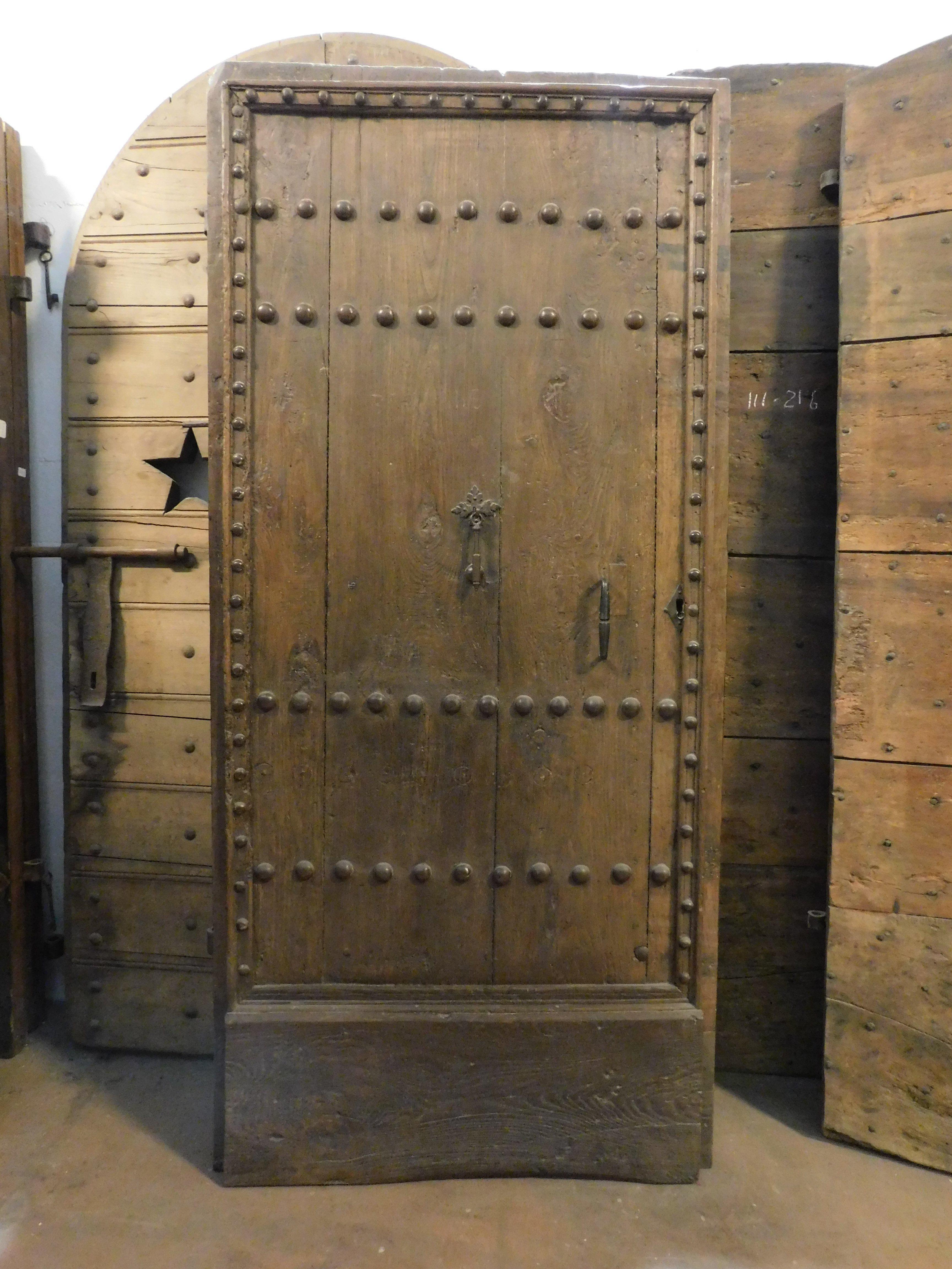 Italian Single-leaf nailed entrance main door, in chestnut wood, Italy For Sale