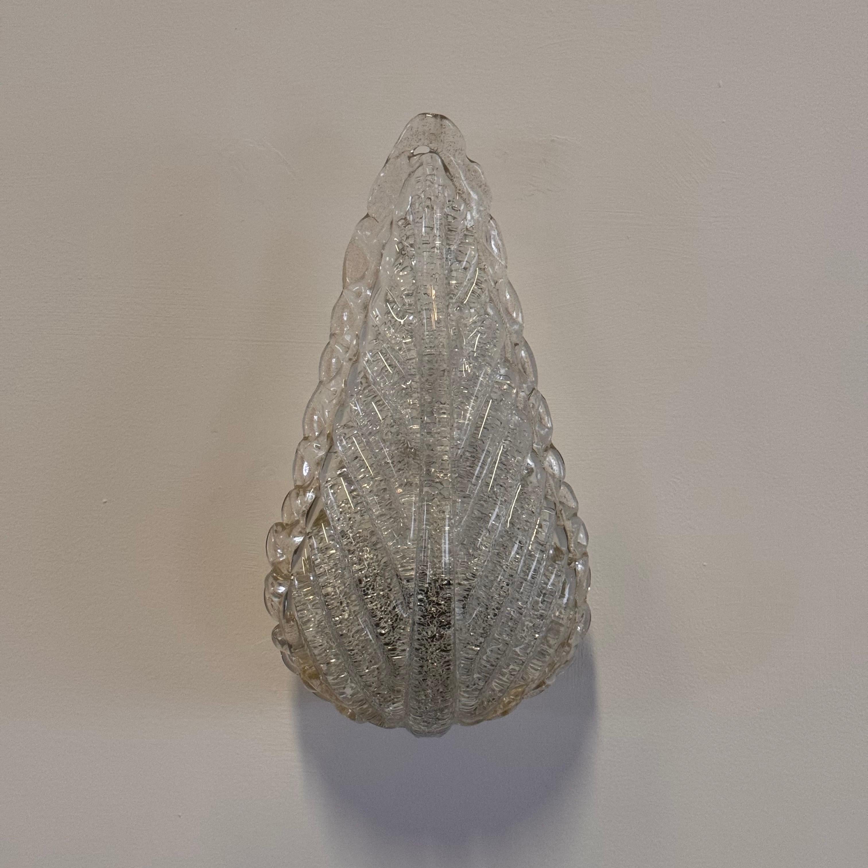 Single Leaf Sconce in Pulegoso Glass with Gold Accents by Barovier & Toso, 1950s For Sale 11