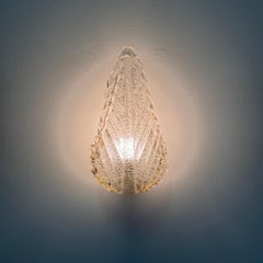 Single Leaf Sconce in Pulegoso Glass with Gold Accents by Barovier & Toso, 1950s