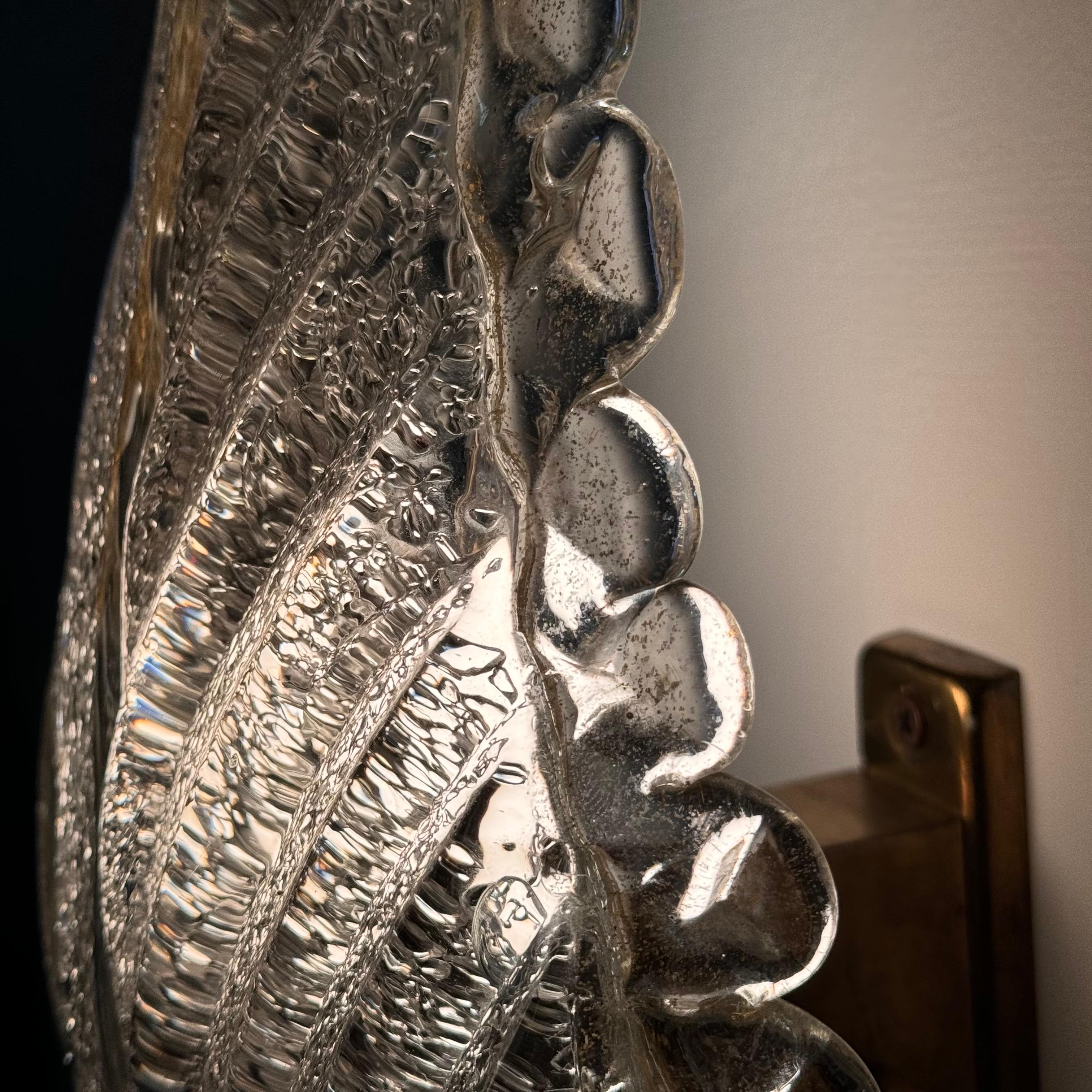Single Leaf Sconce in Pulegoso Glass with Gold Accents by Barovier & Toso, 1950s For Sale 1