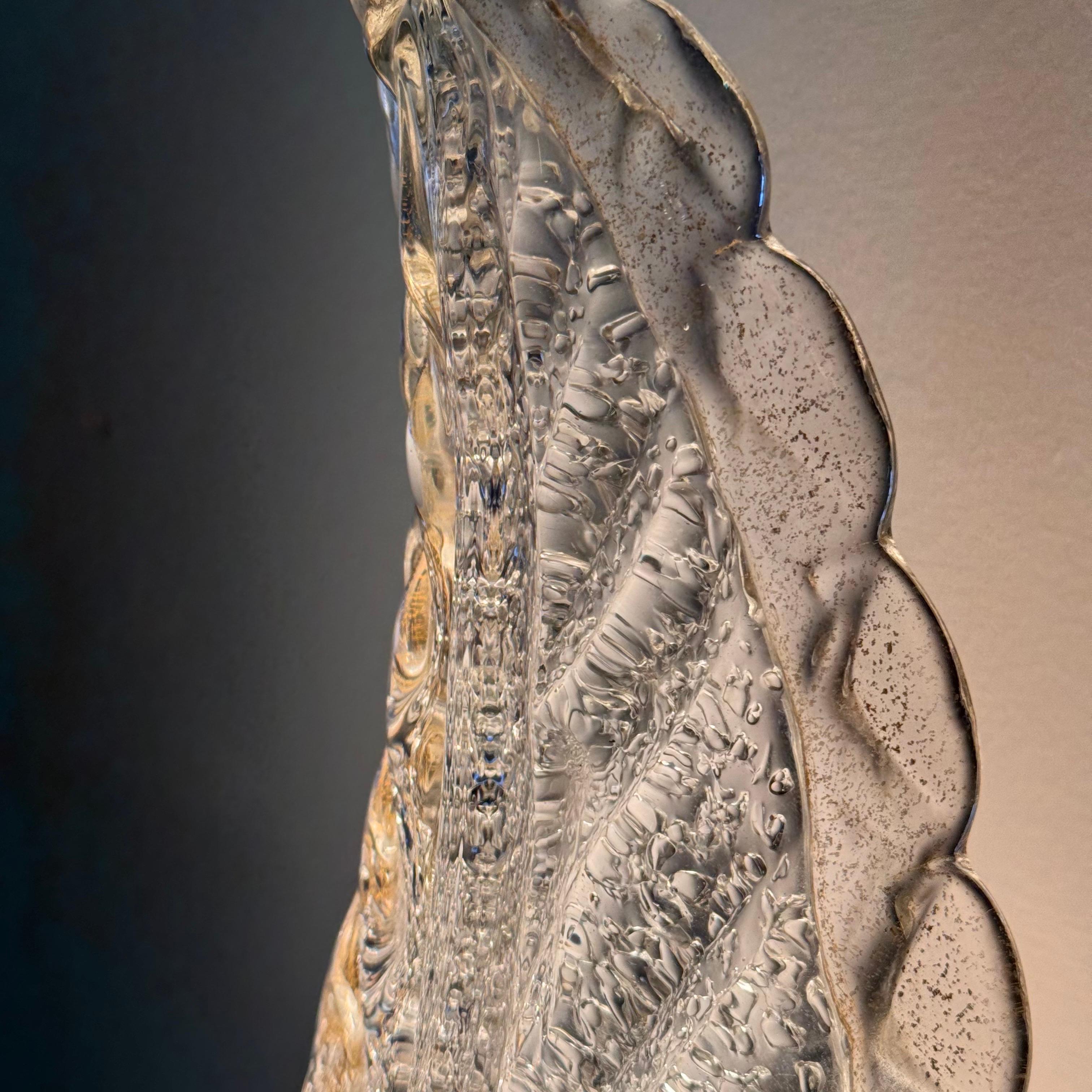 Single Leaf Sconce in Pulegoso Glass with Gold Accents by Barovier & Toso, 1950s For Sale 2